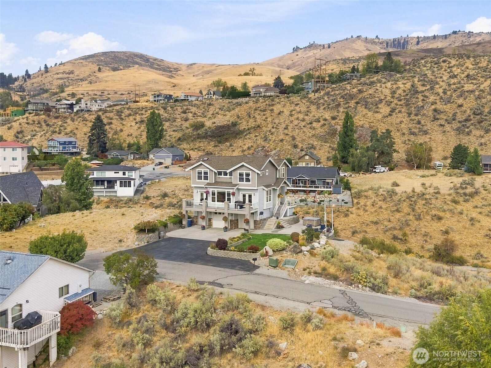 200 Crescent Street Property Photo 21