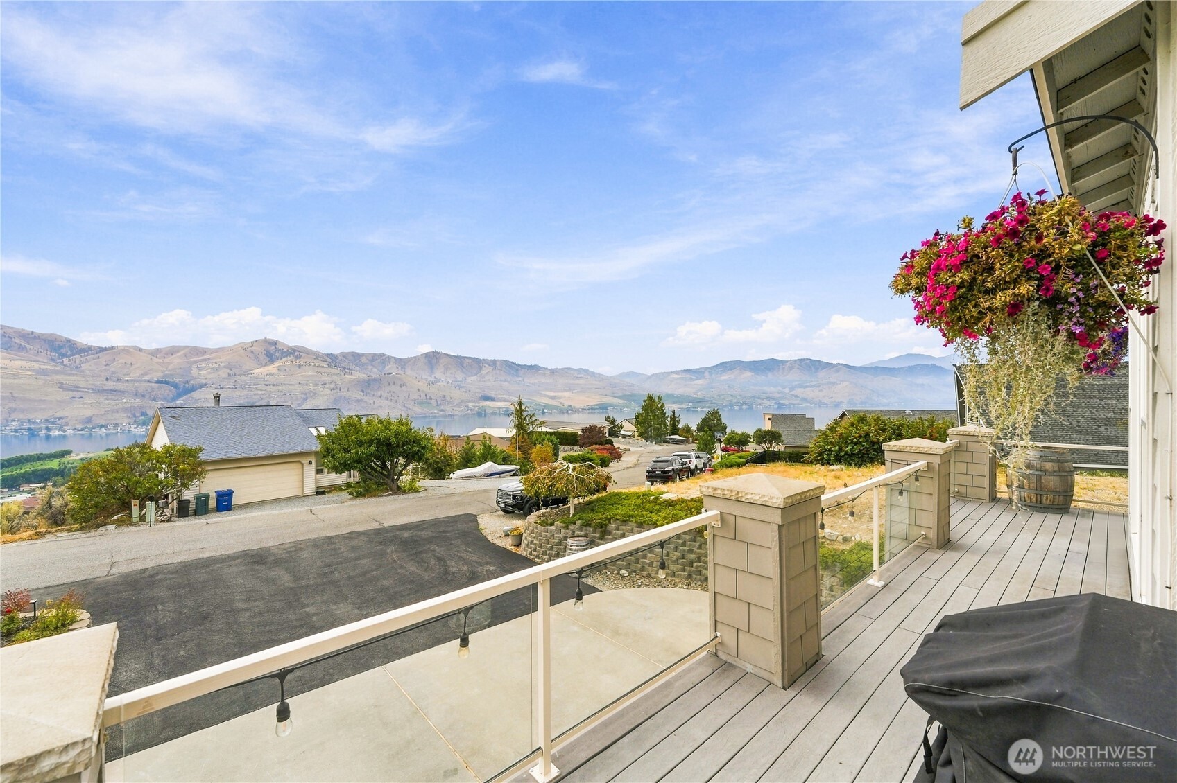 200 Crescent Street Property Photo 25