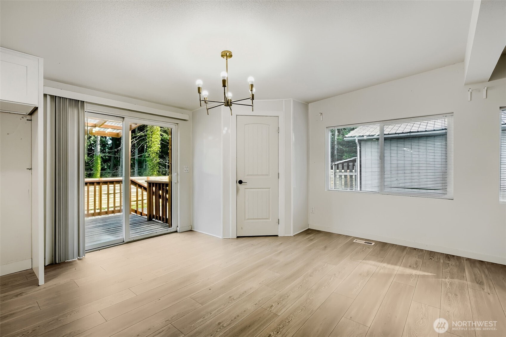 5013 80th Street Property Photo 9