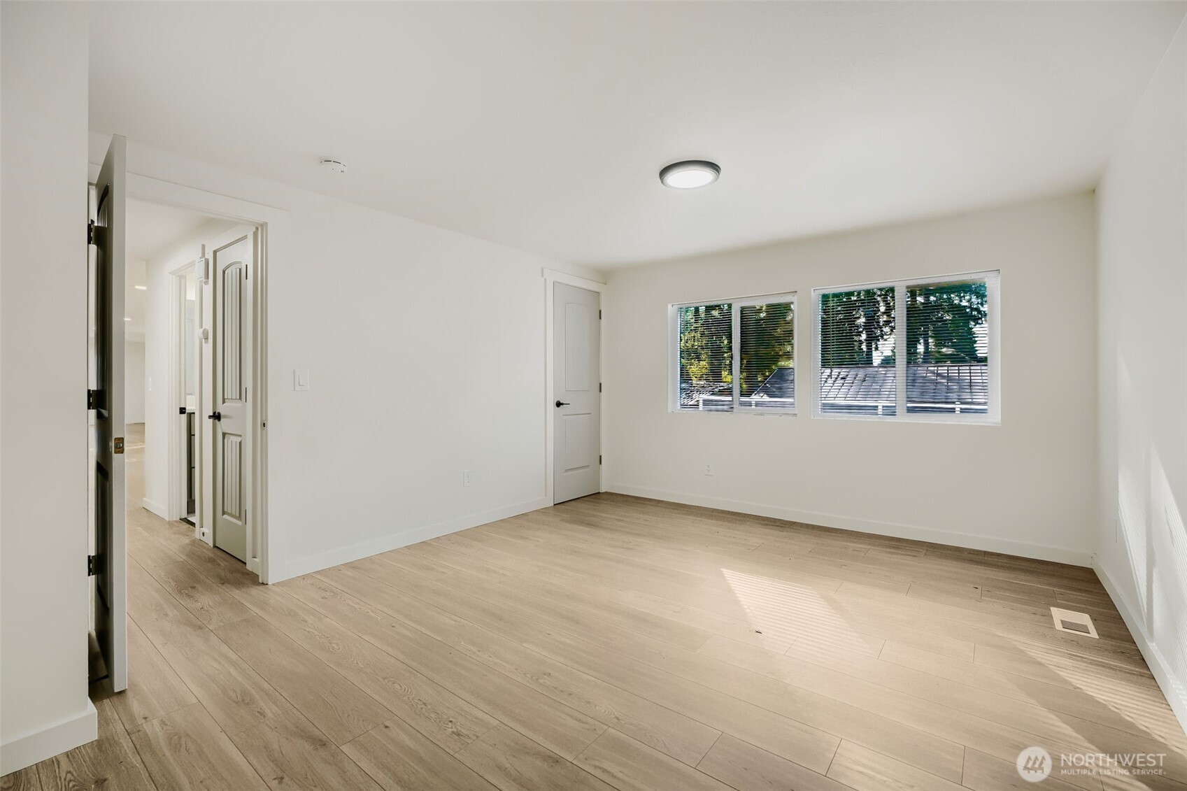 5013 80th Street Property Photo 15