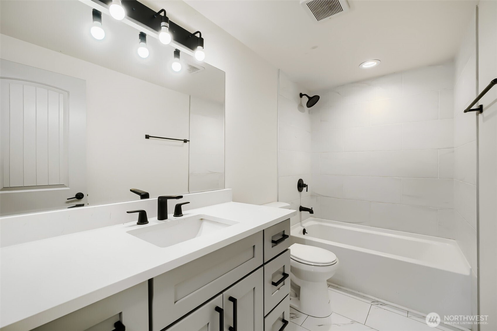 5013 80th Street Property Photo 24