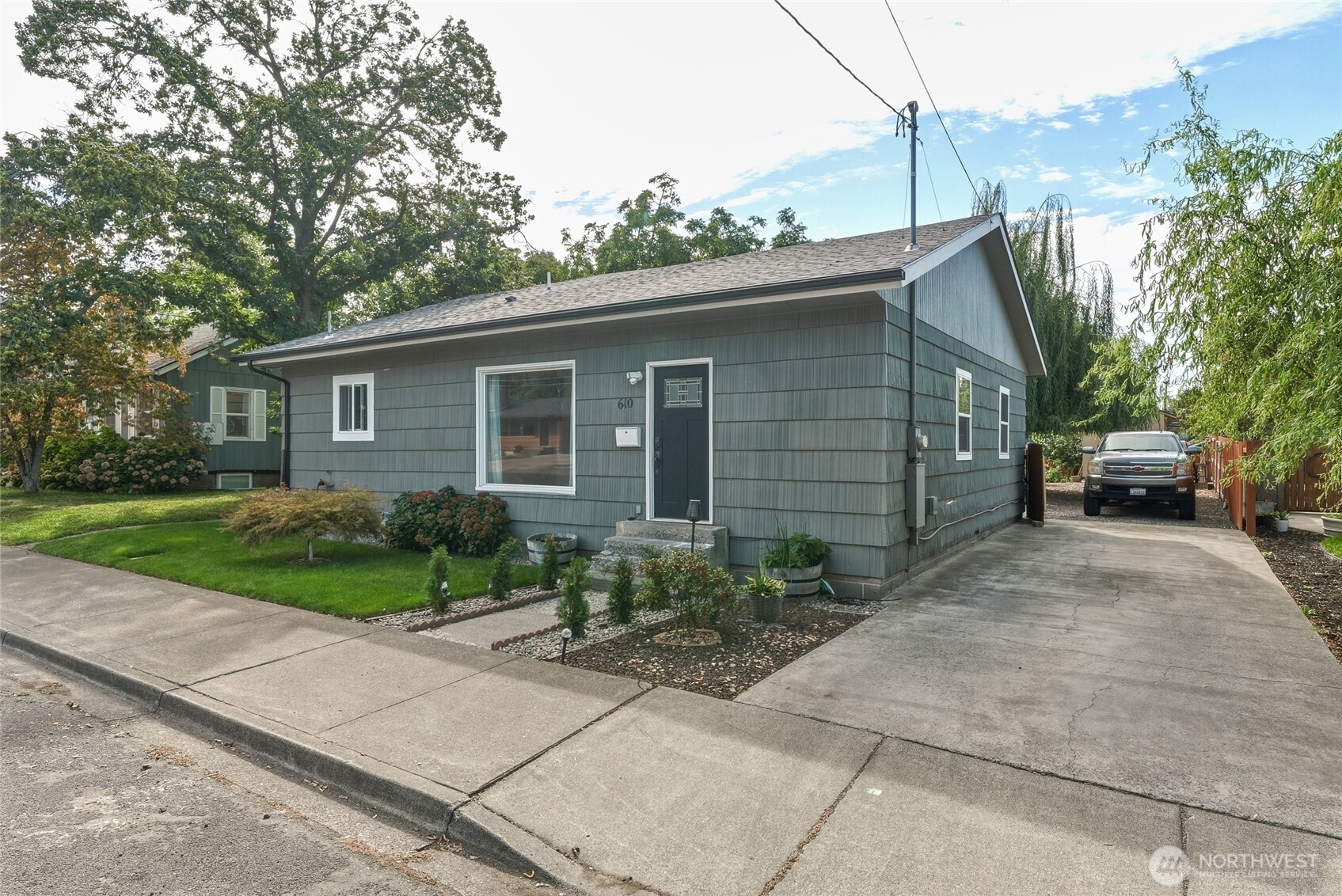 610 Bryant Avenue Property Photo 1