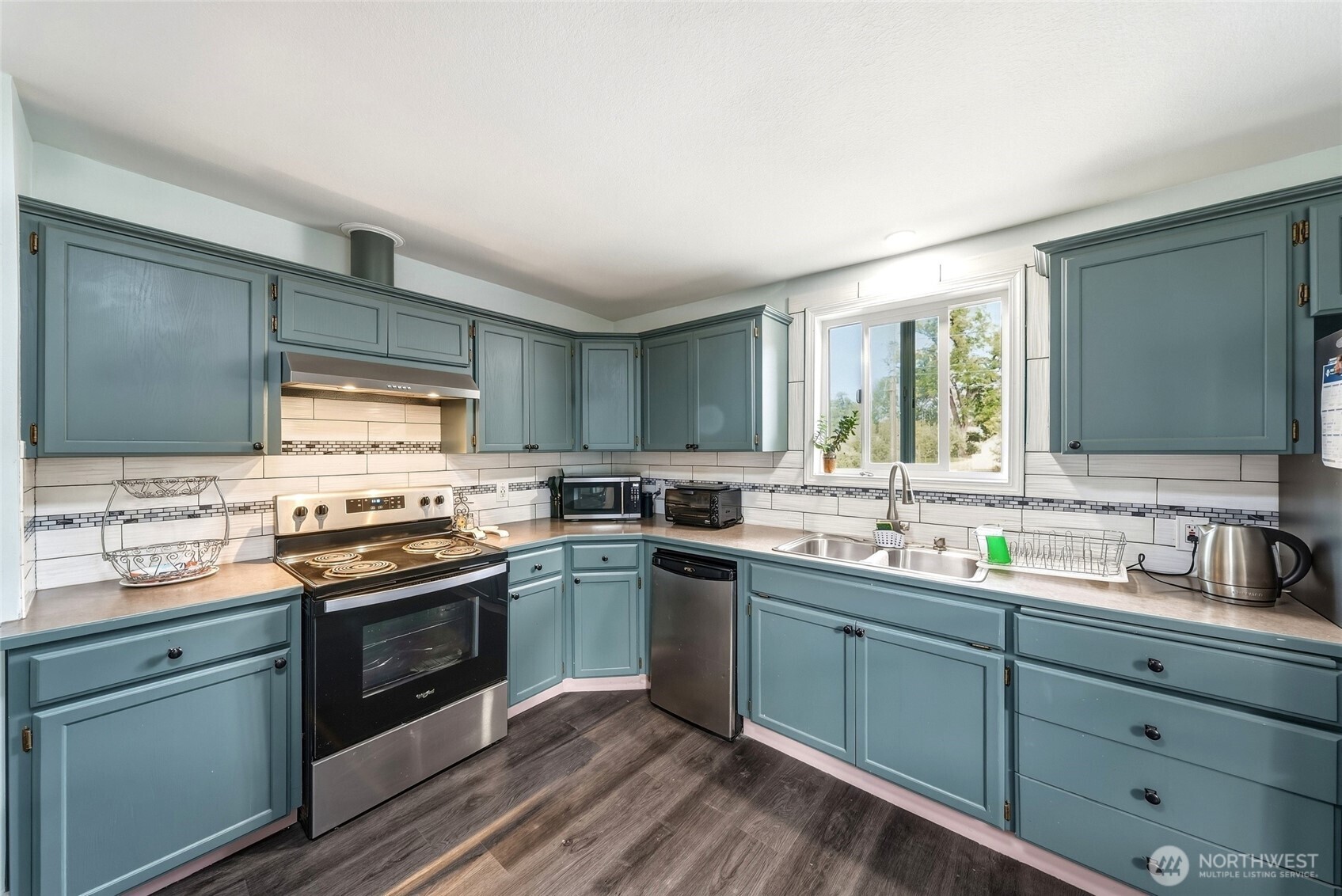 610 Bryant Avenue Property Photo 6