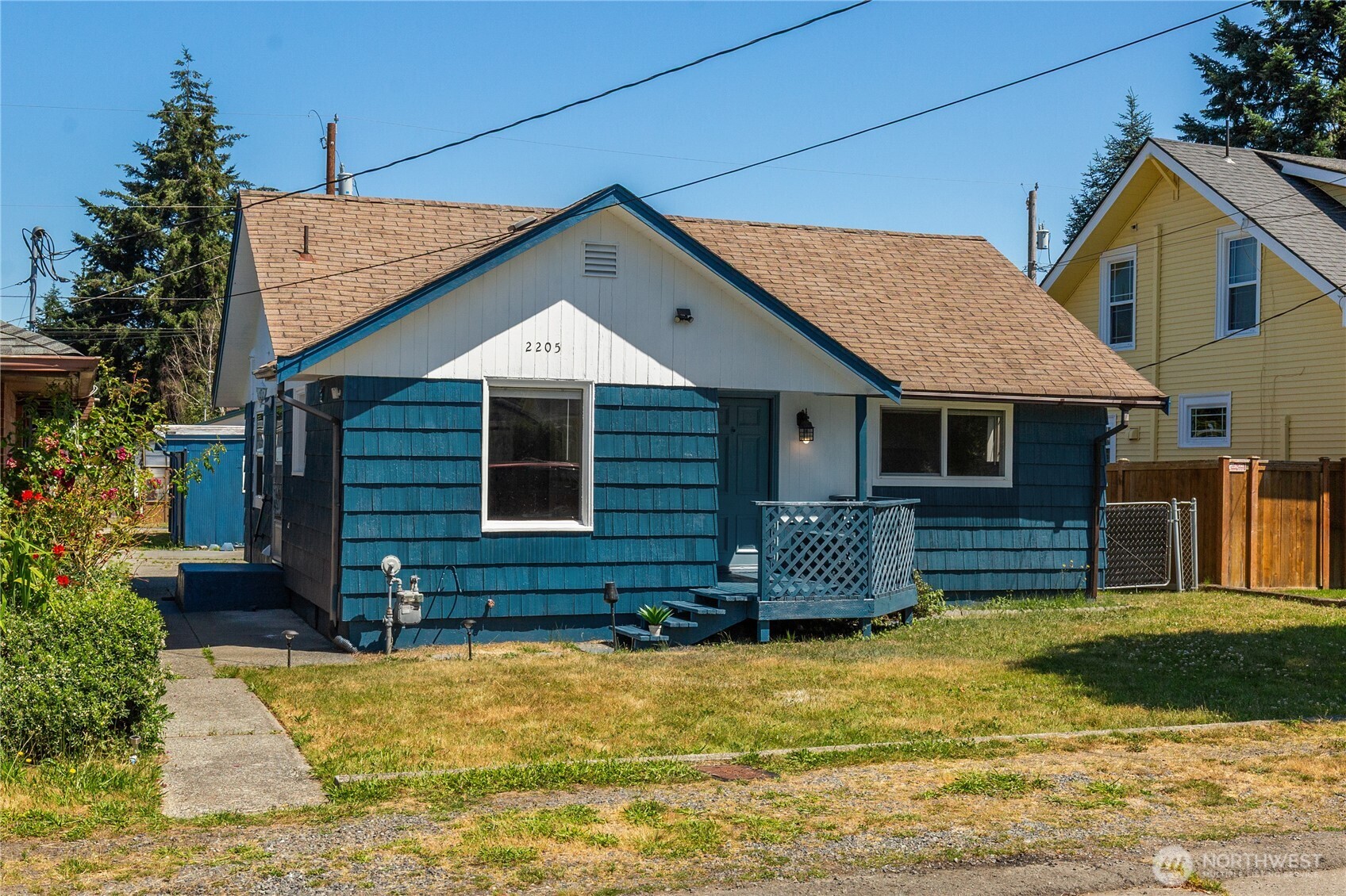 2205 Columbia Ave Property Photo 2