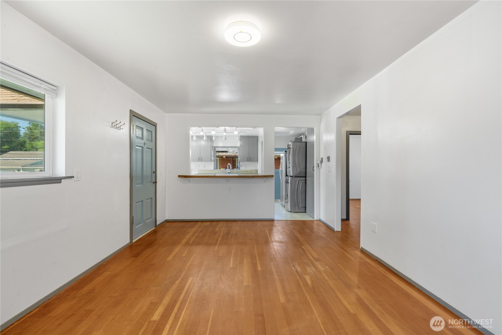 2205 Columbia Ave Property Photo 6