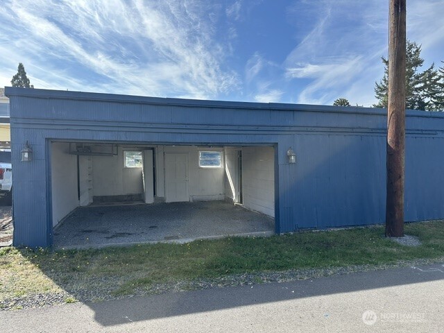 2205 Columbia Ave Property Photo 23