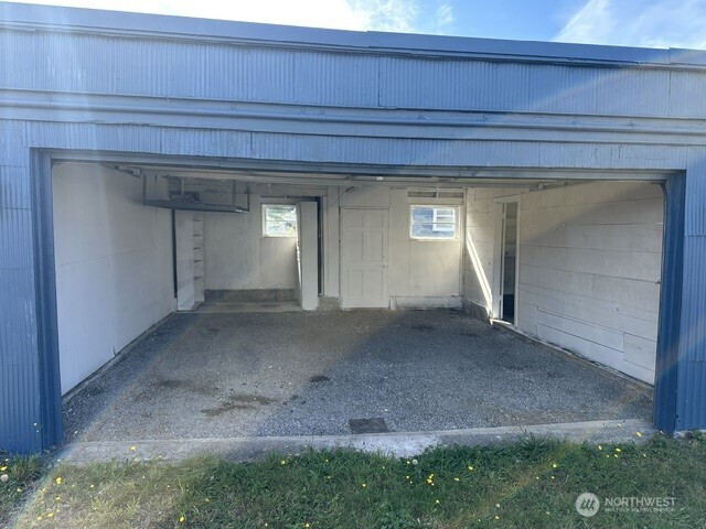 2205 Columbia Ave Property Photo 25