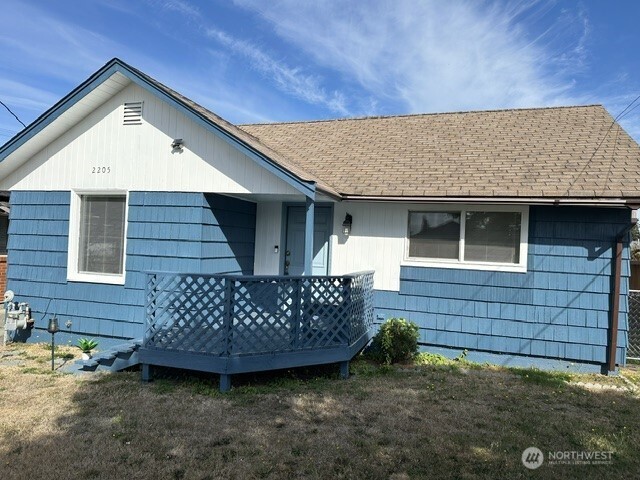 2205 Columbia Ave Property Photo 27