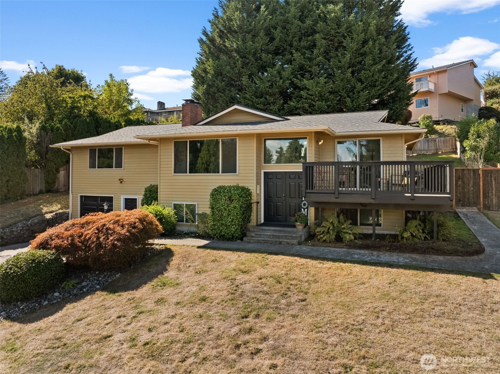 1414 Woodside Drive Property Photo 2