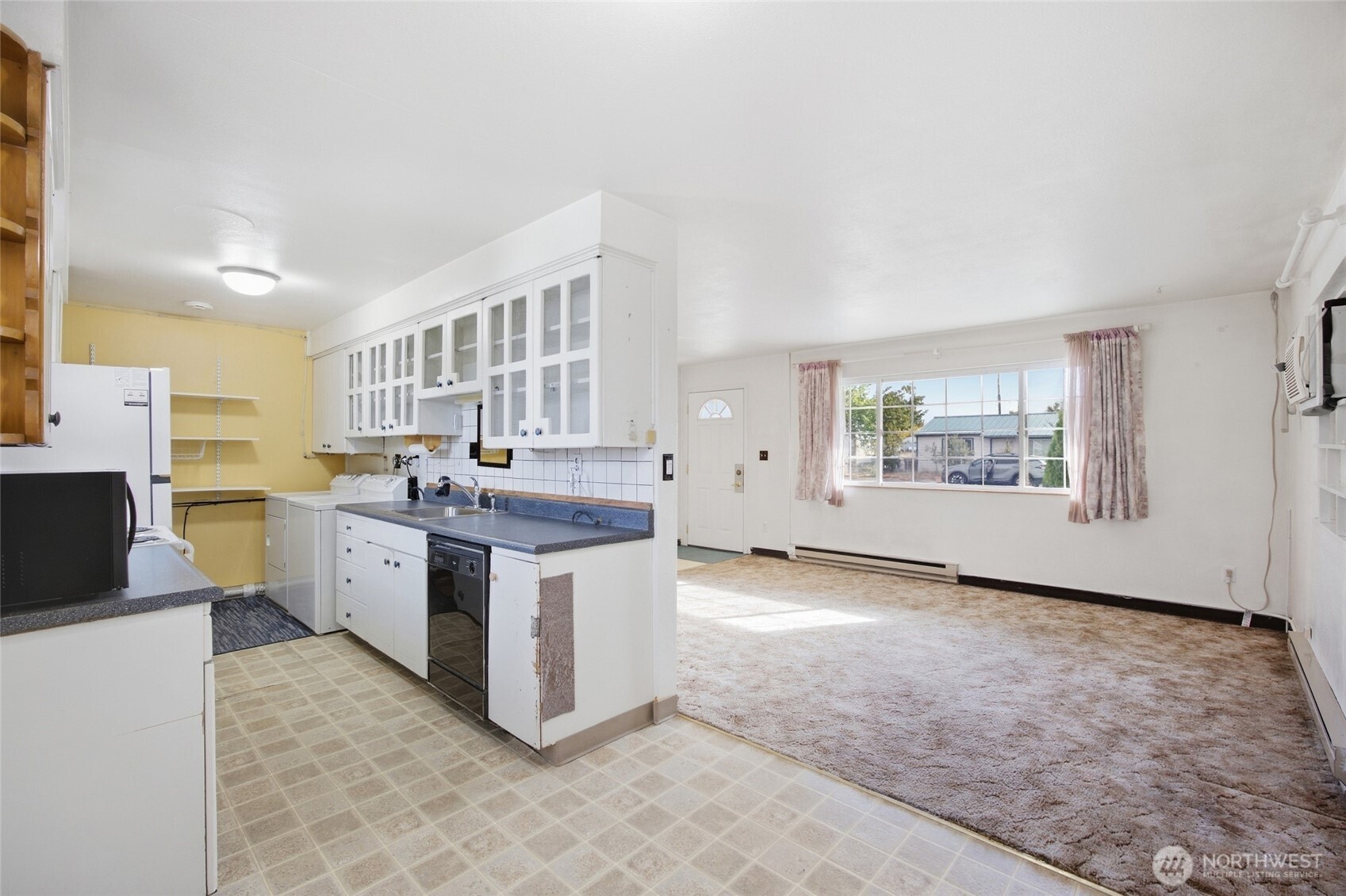 1442 W Lee Street Property Photo 5