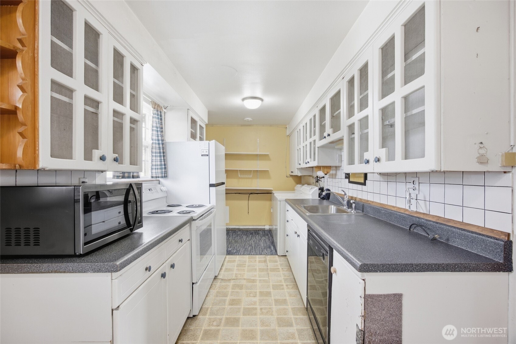 1442 W Lee Street Property Photo 6