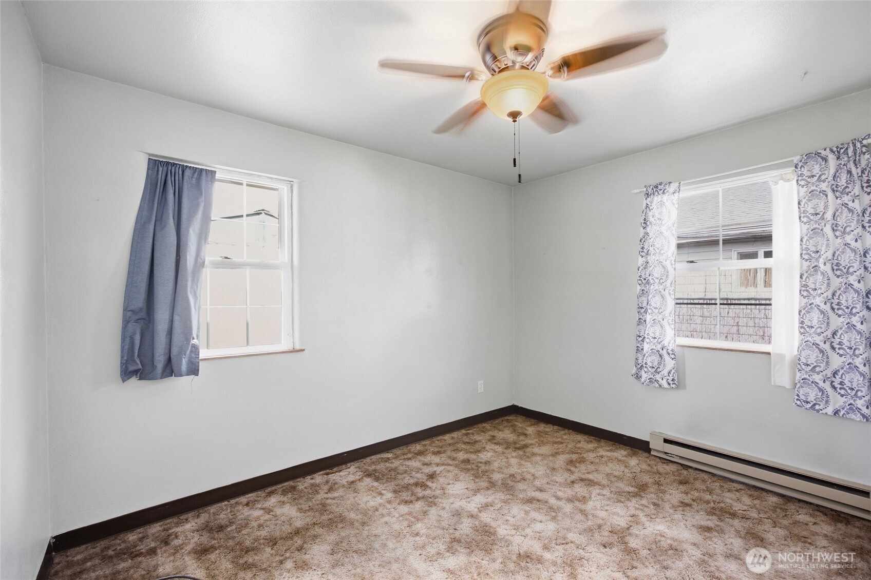 1442 W Lee Street Property Photo 8