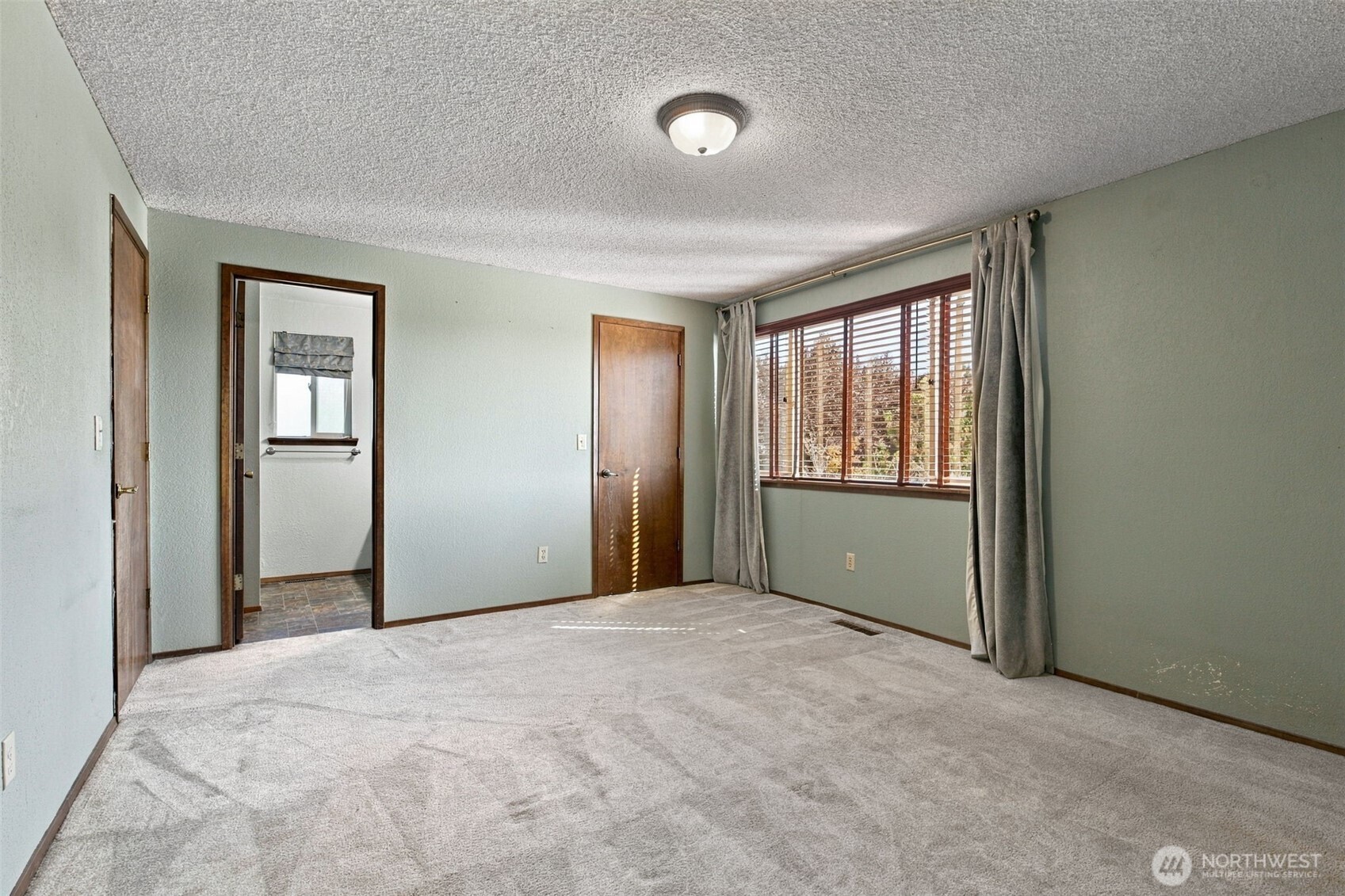 312 N 50th Avenue Property Photo 14