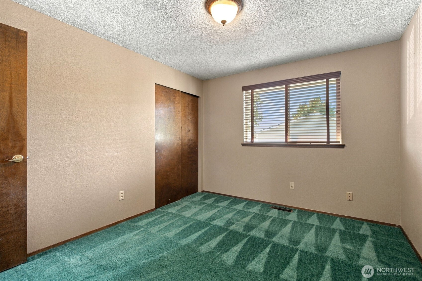 312 N 50th Avenue Property Photo 17