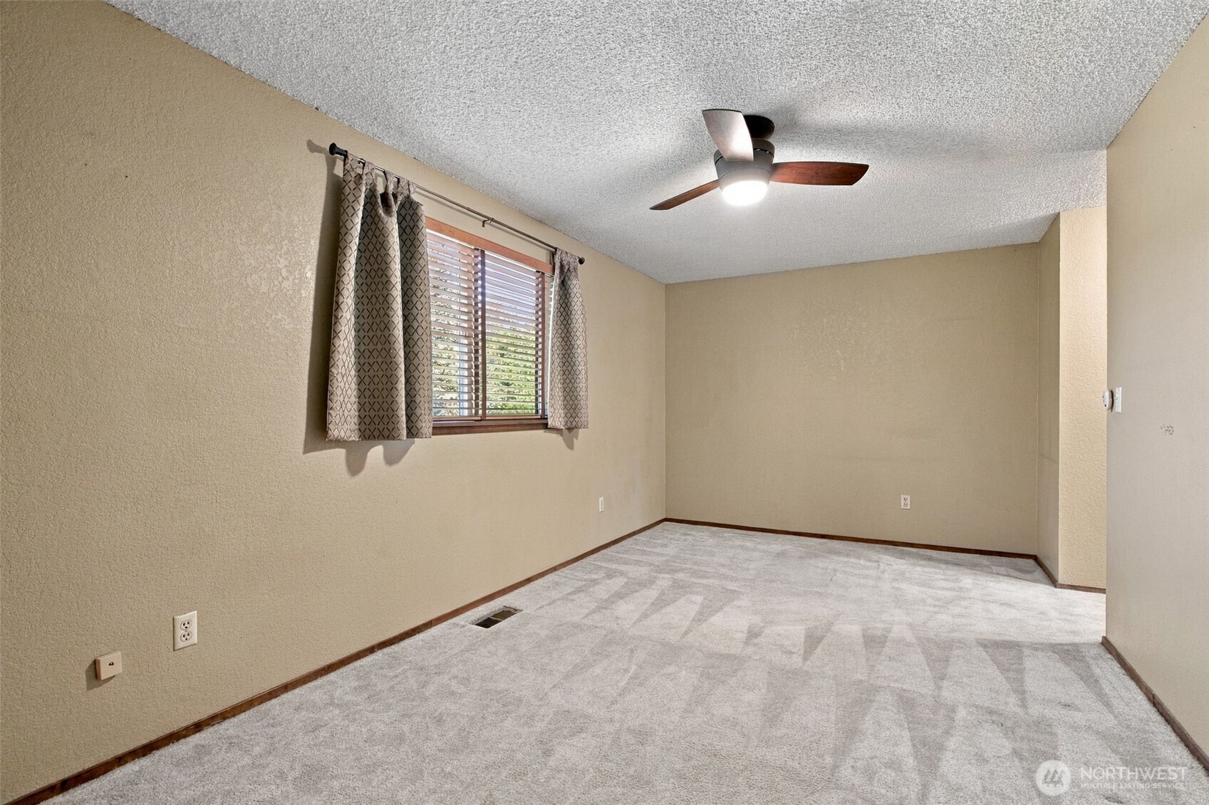 312 N 50th Avenue Property Photo 18