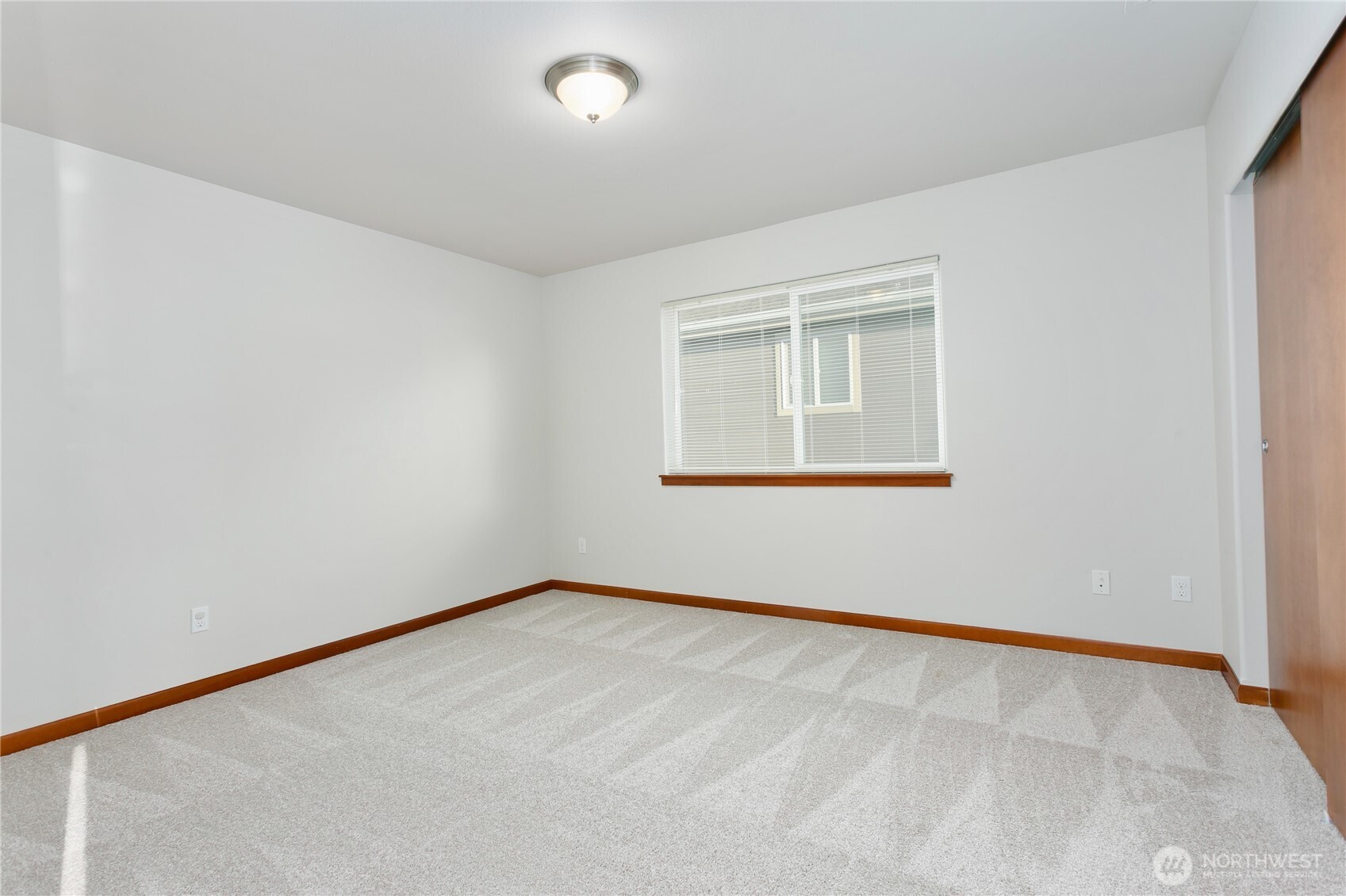 2433 43rd Avenue Property Photo 28