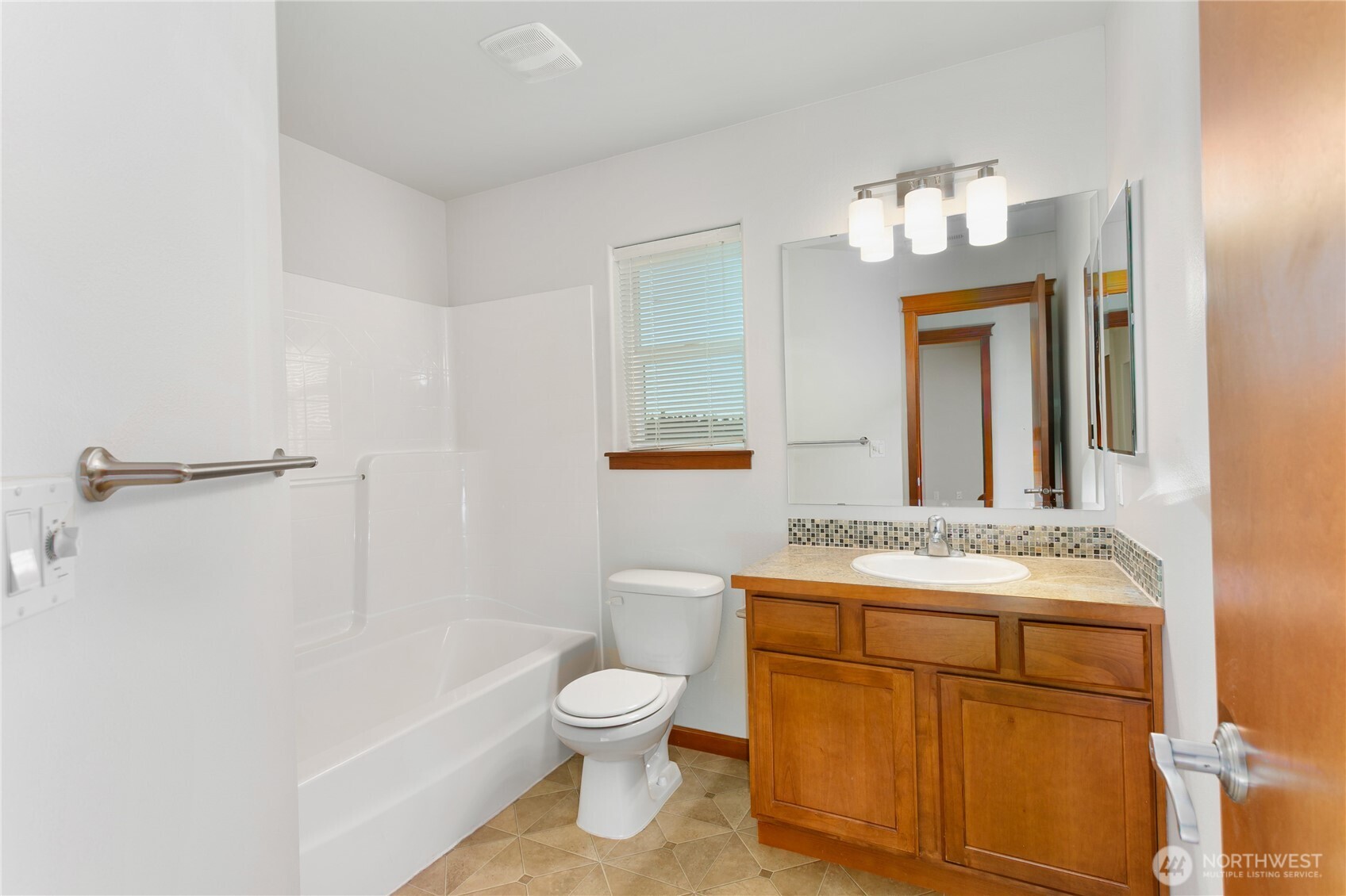 2433 43rd Avenue Property Photo 30