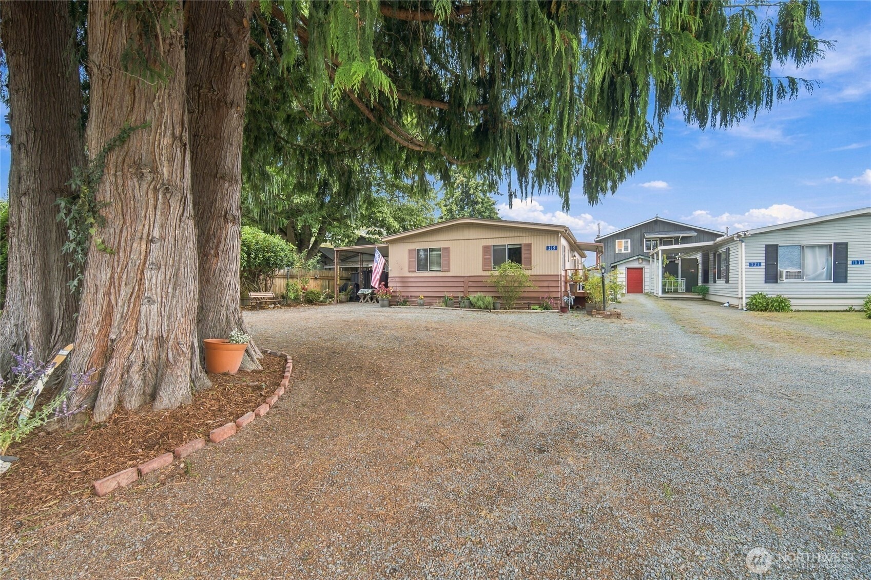 319 Laird Place Property Photo 1