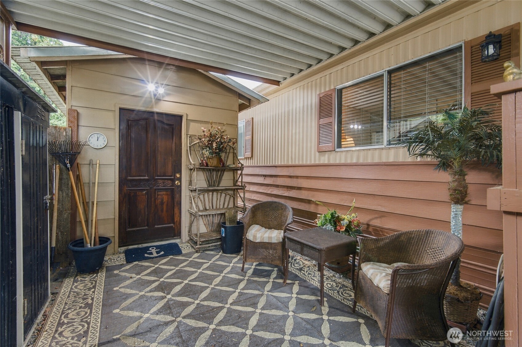 319 Laird Place Property Photo 5