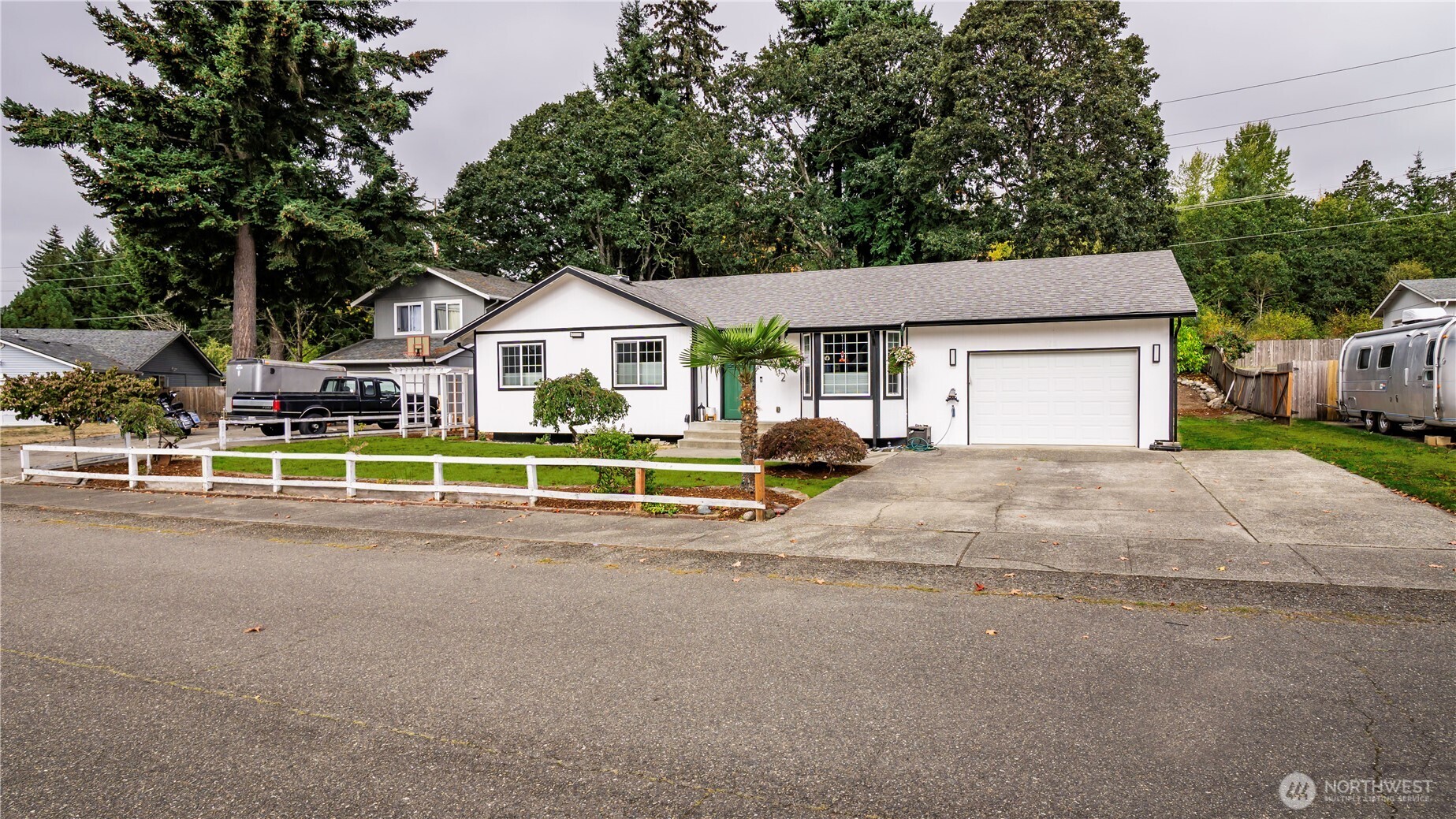 412 Volesky Drive Property Photo 1