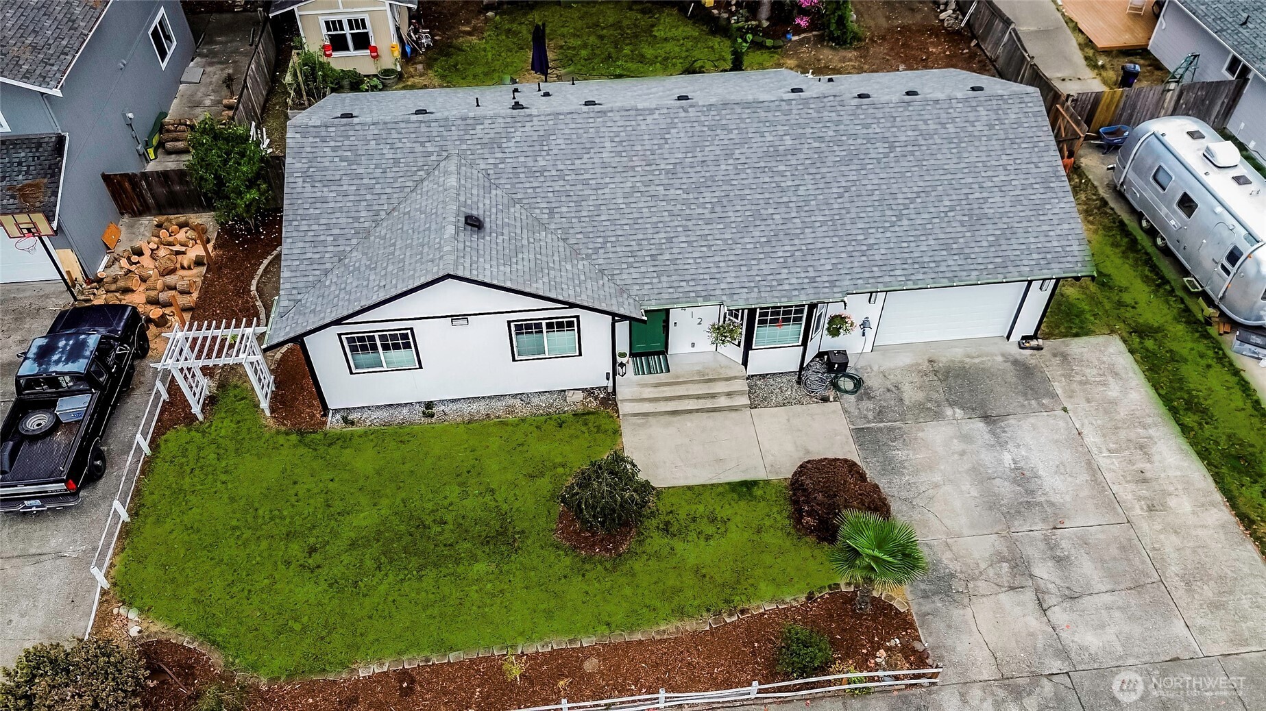 412 Volesky Drive Property Photo 3