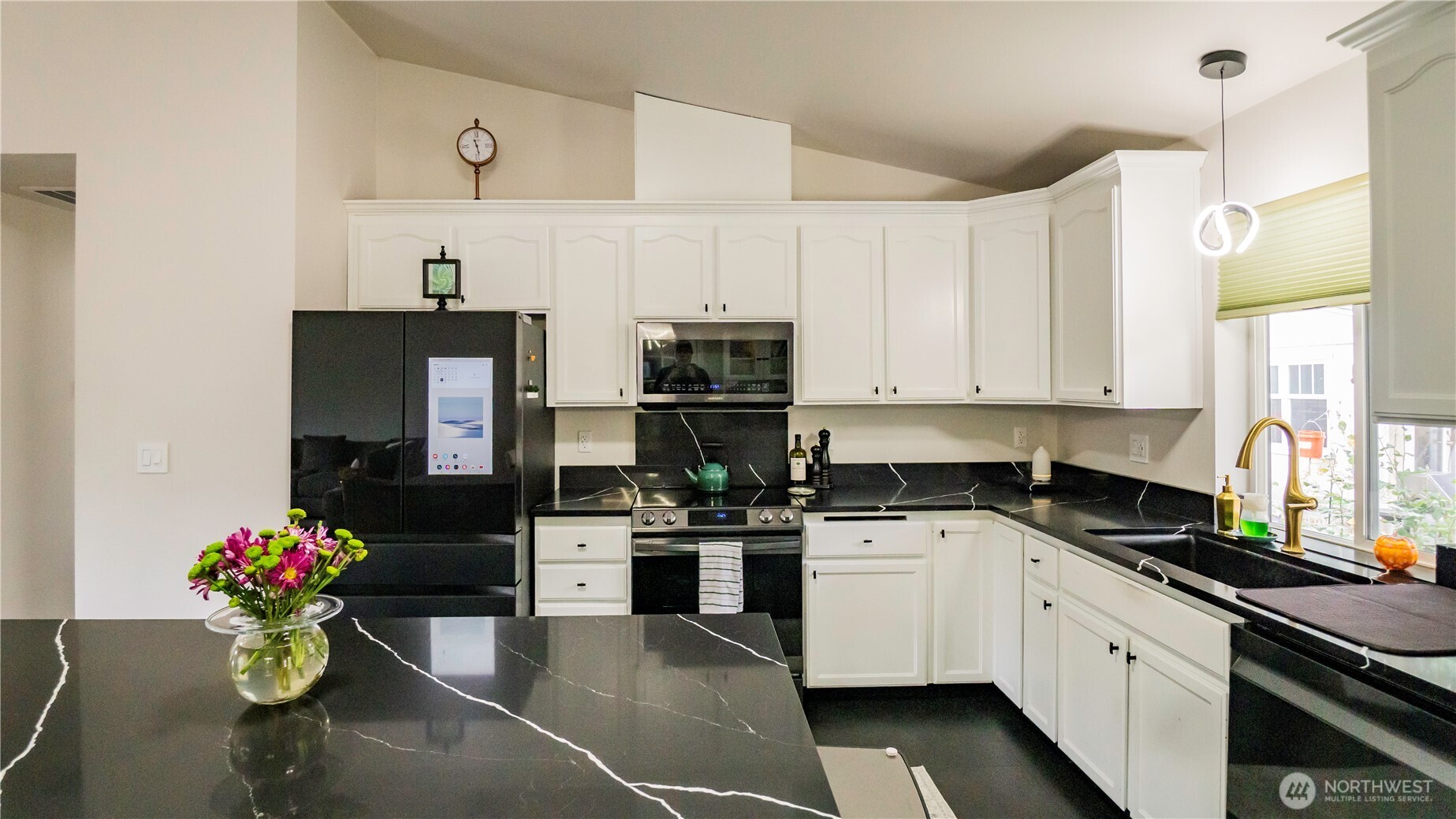 412 Volesky Drive Property Photo 13