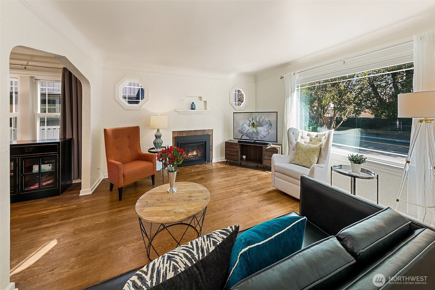 6657 Ellis Avenue Property Photo 3