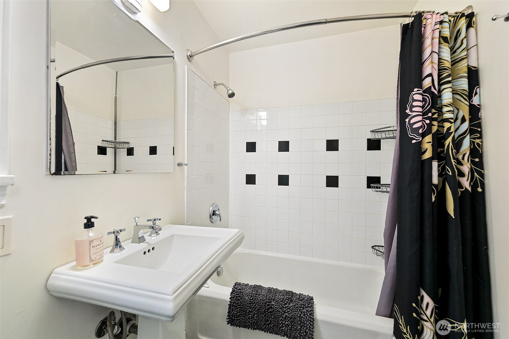 6657 Ellis Avenue Property Photo 10