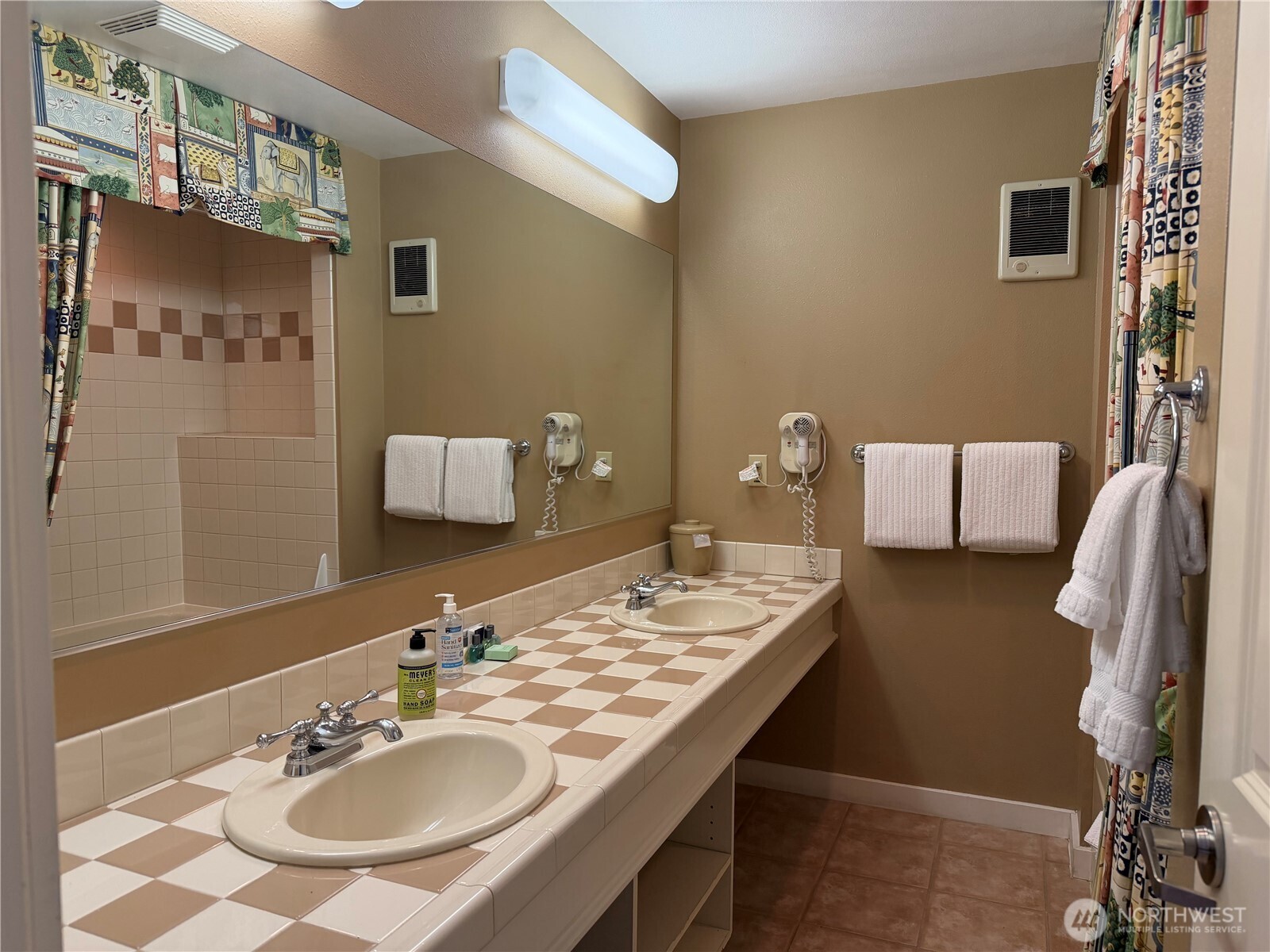 2087 Rosario Road 1610 Property Photo 13