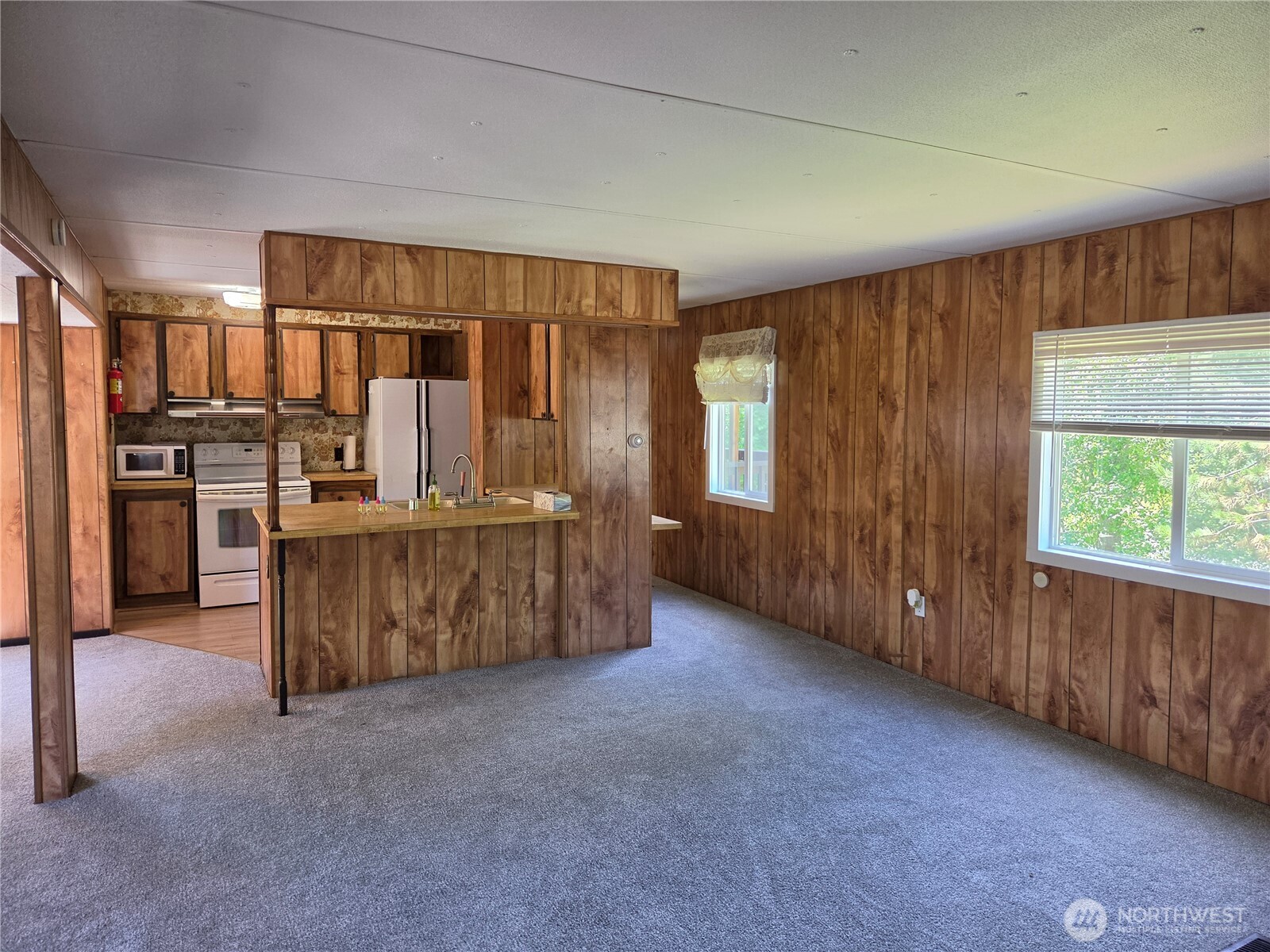 801 Division Avenue Property Photo 3