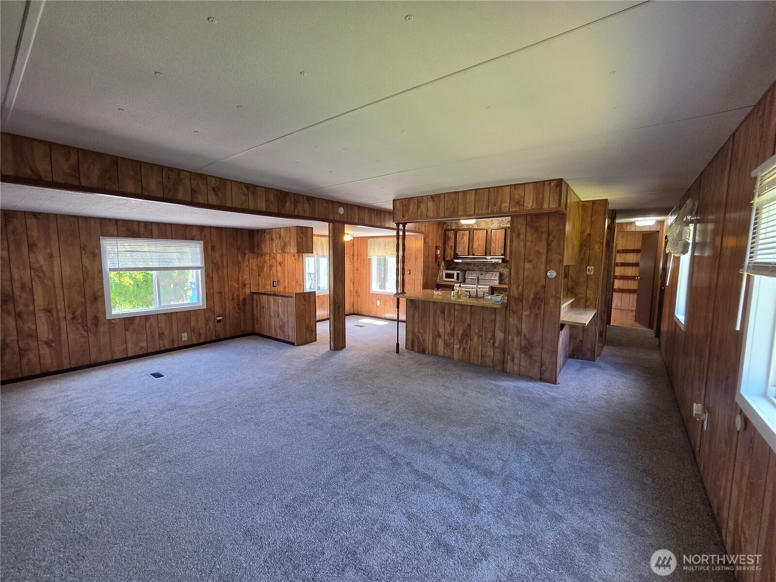 801 Division Avenue Property Photo 7