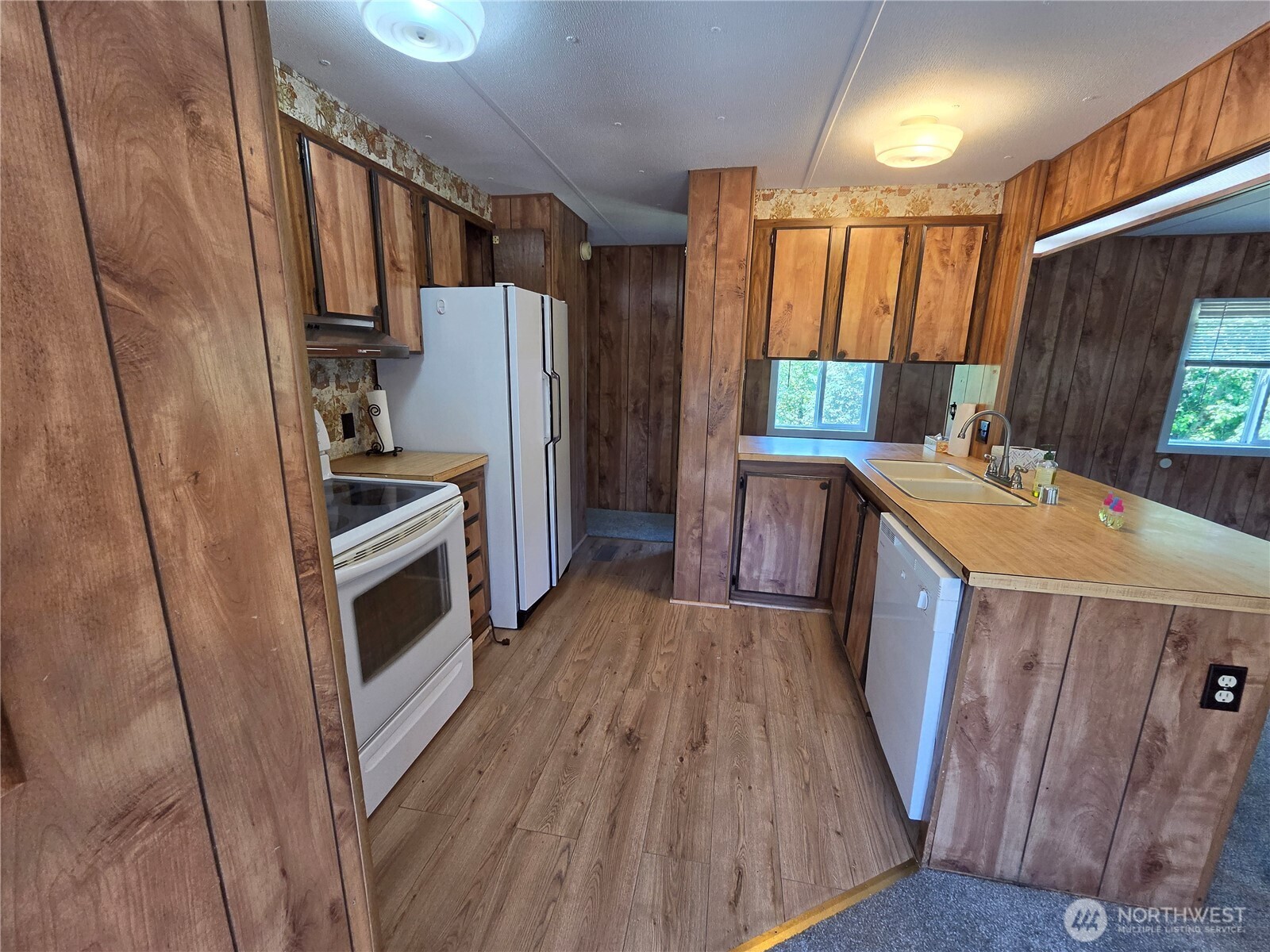 801 Division Avenue Property Photo 10