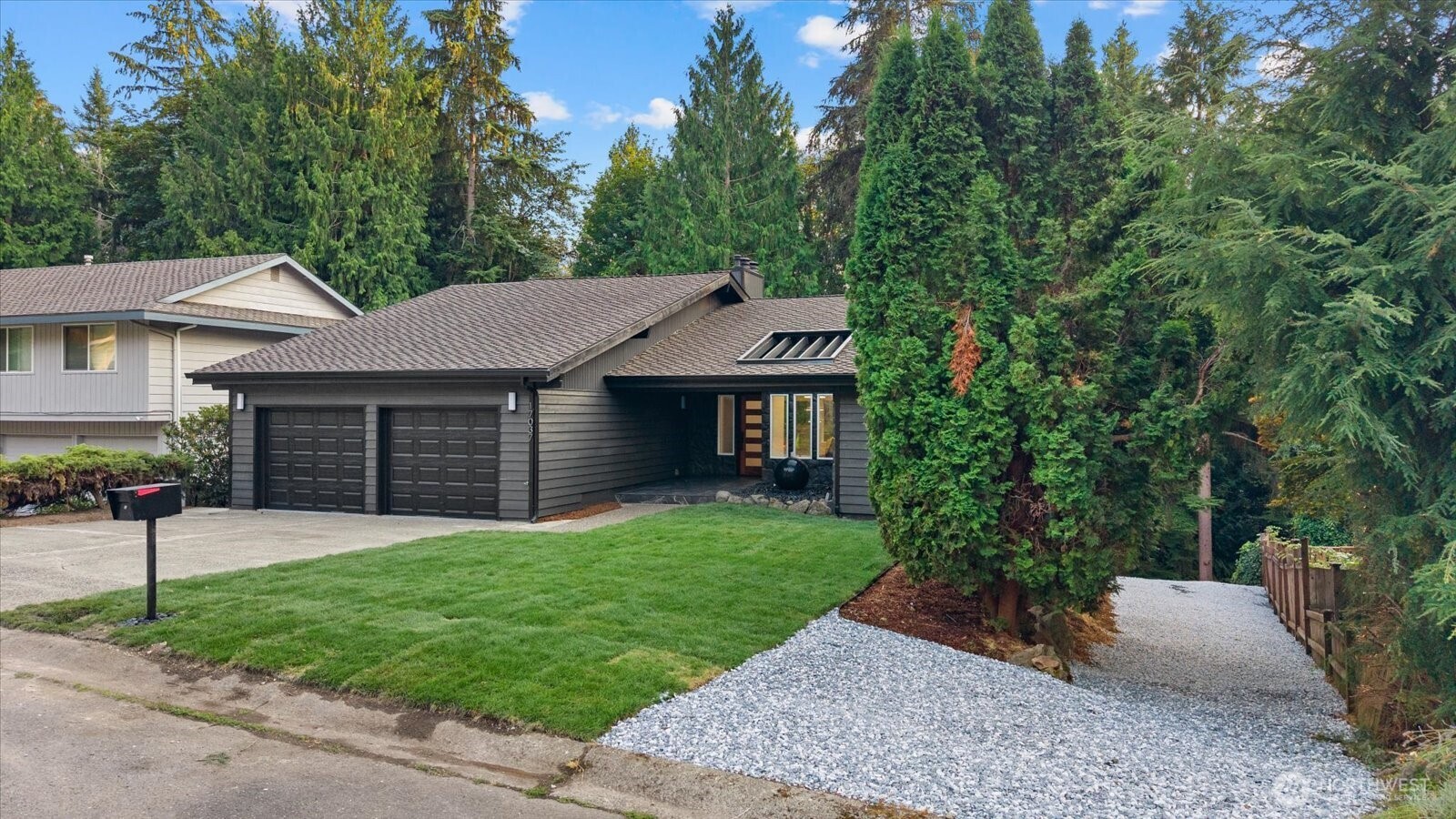 17037 154th Place Property Photo 2