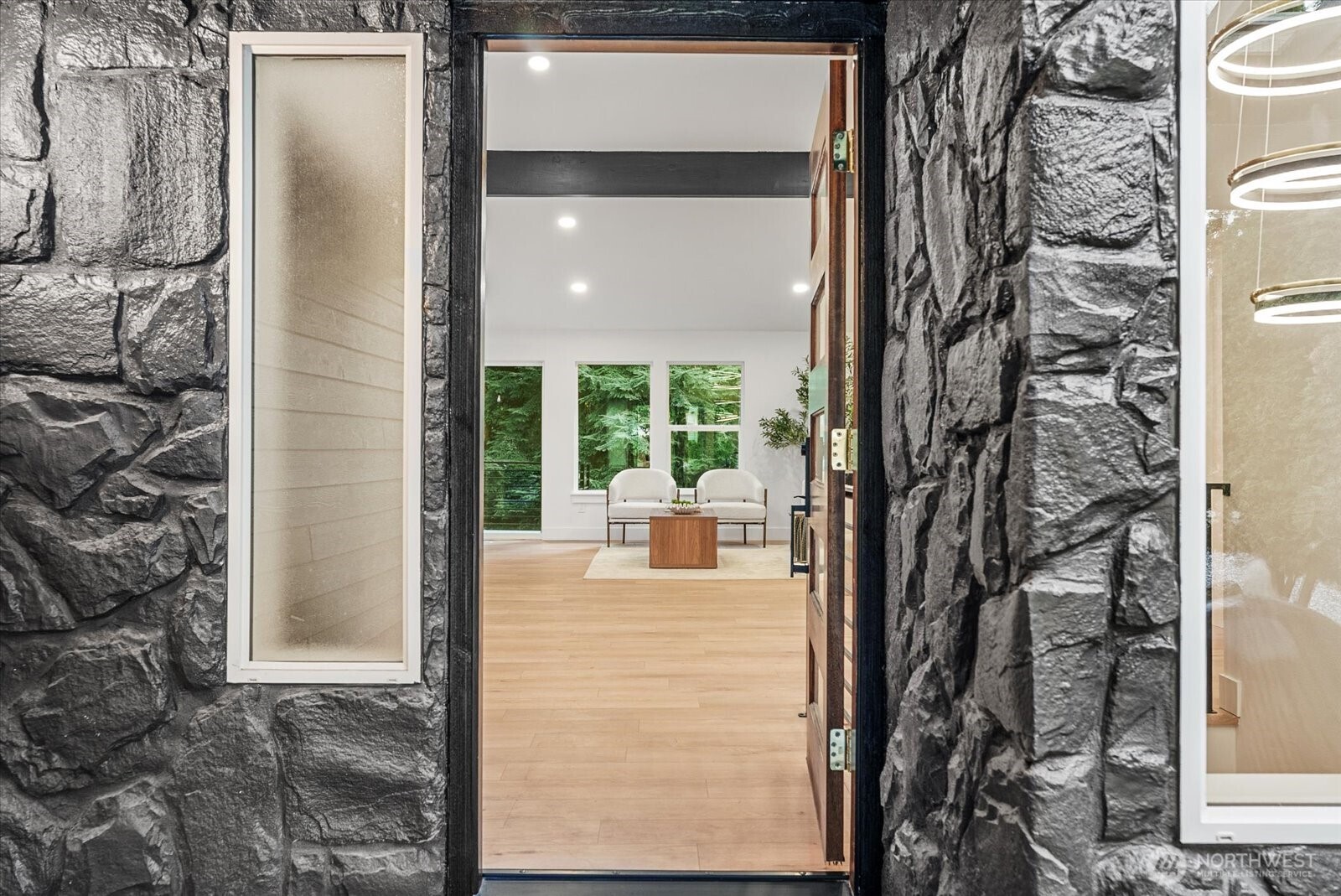 17037 154th Place Property Photo 5