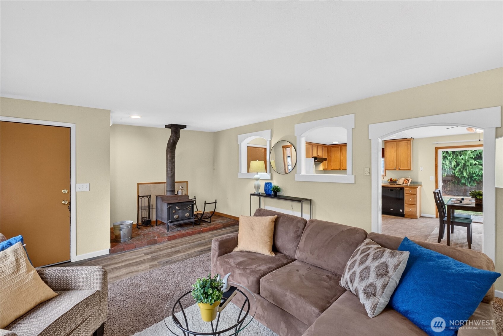 210 N Street Property Photo 5