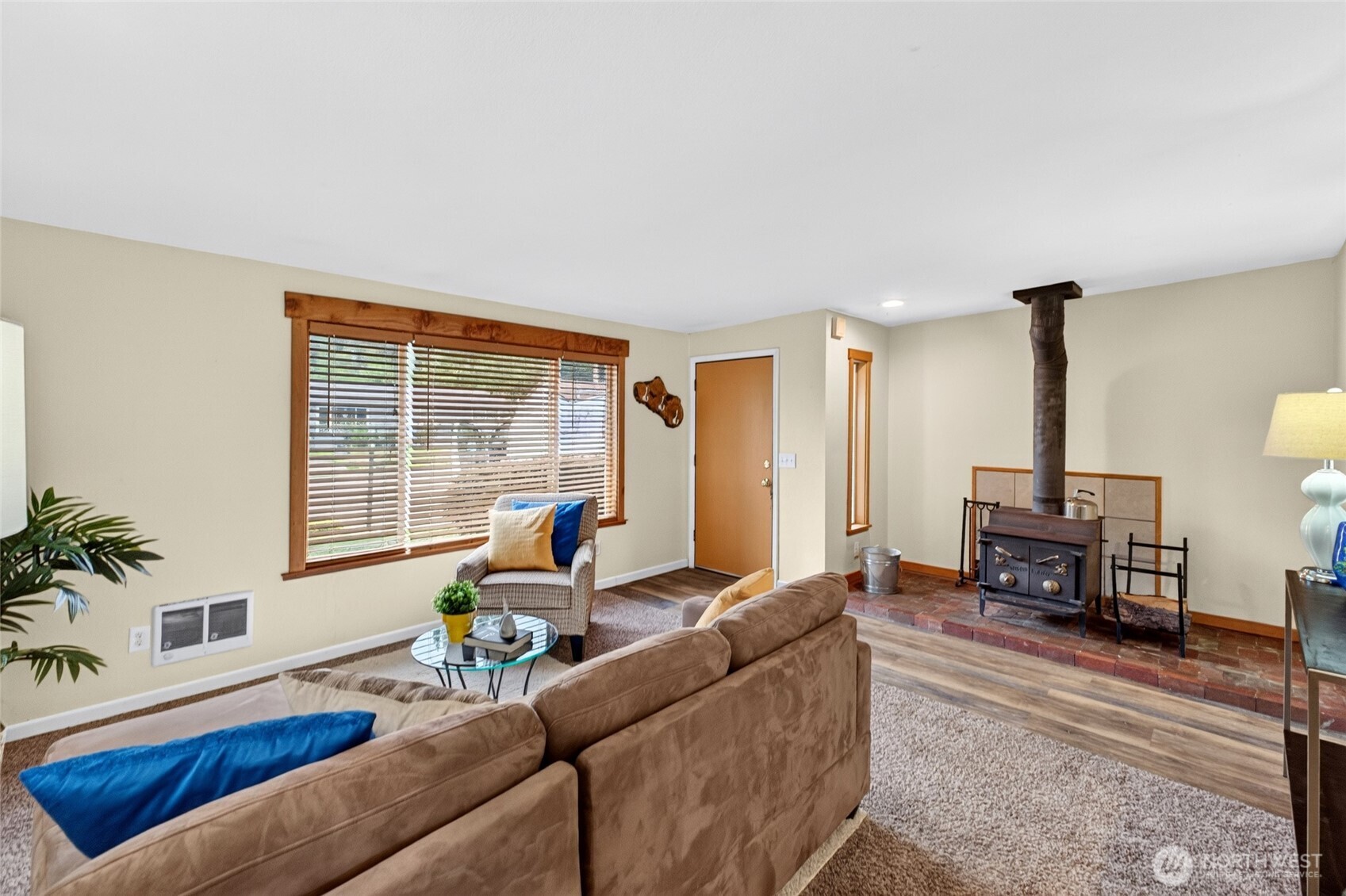 210 N Street Property Photo 7