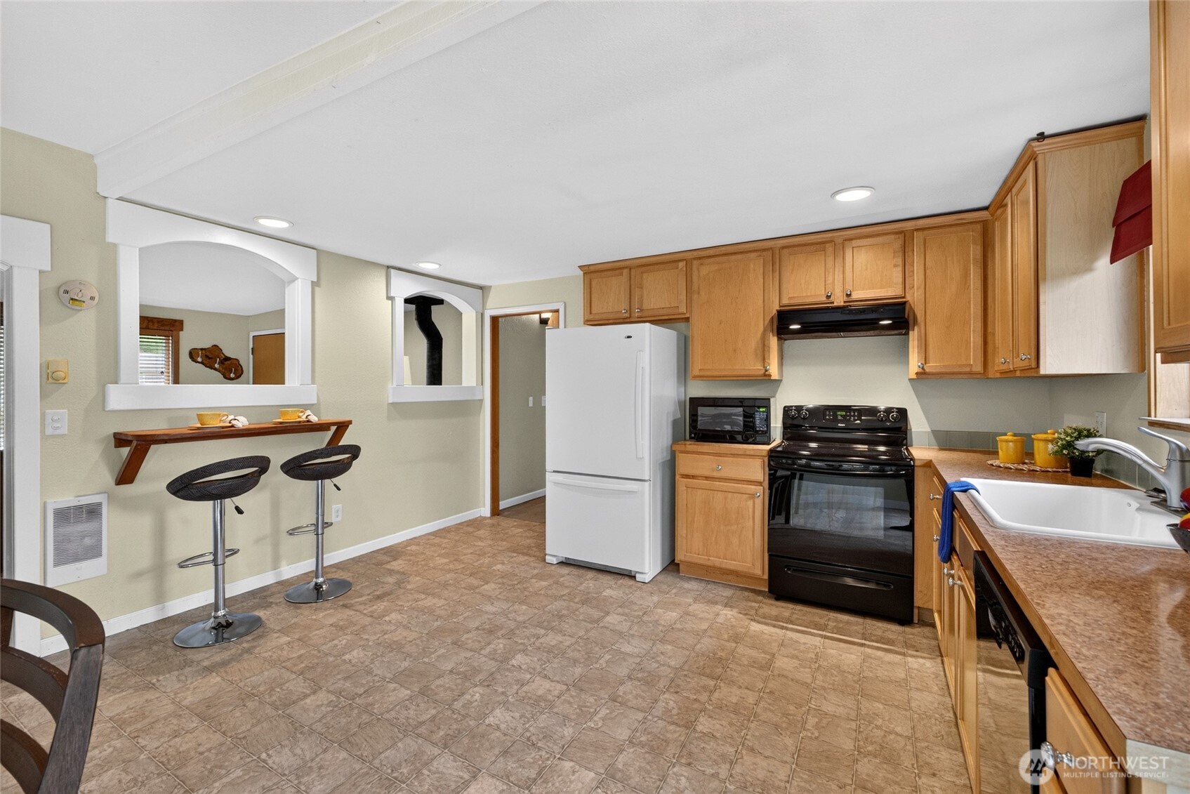 210 N Street Property Photo 9