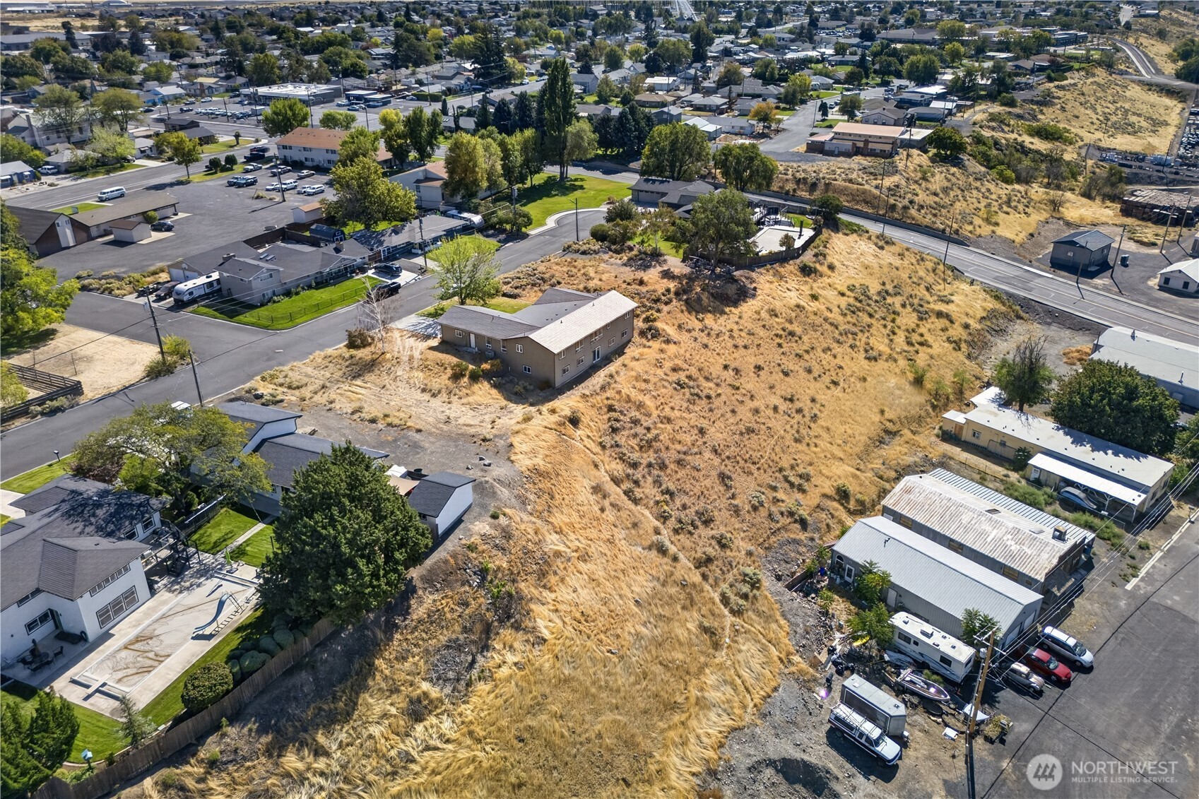 29 Nob Hill Drive Property Photo 3