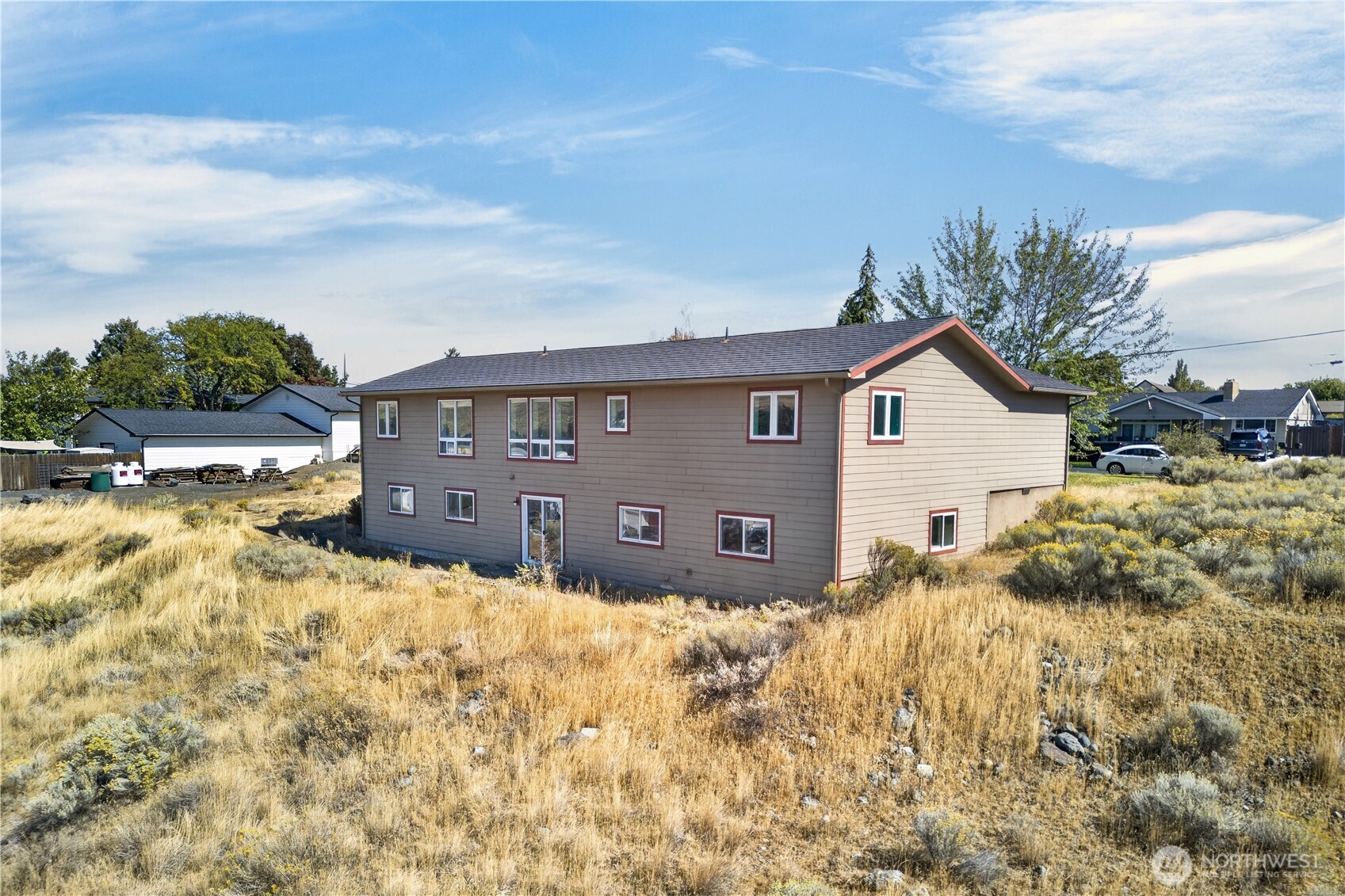 29 Nob Hill Drive Property Photo 4