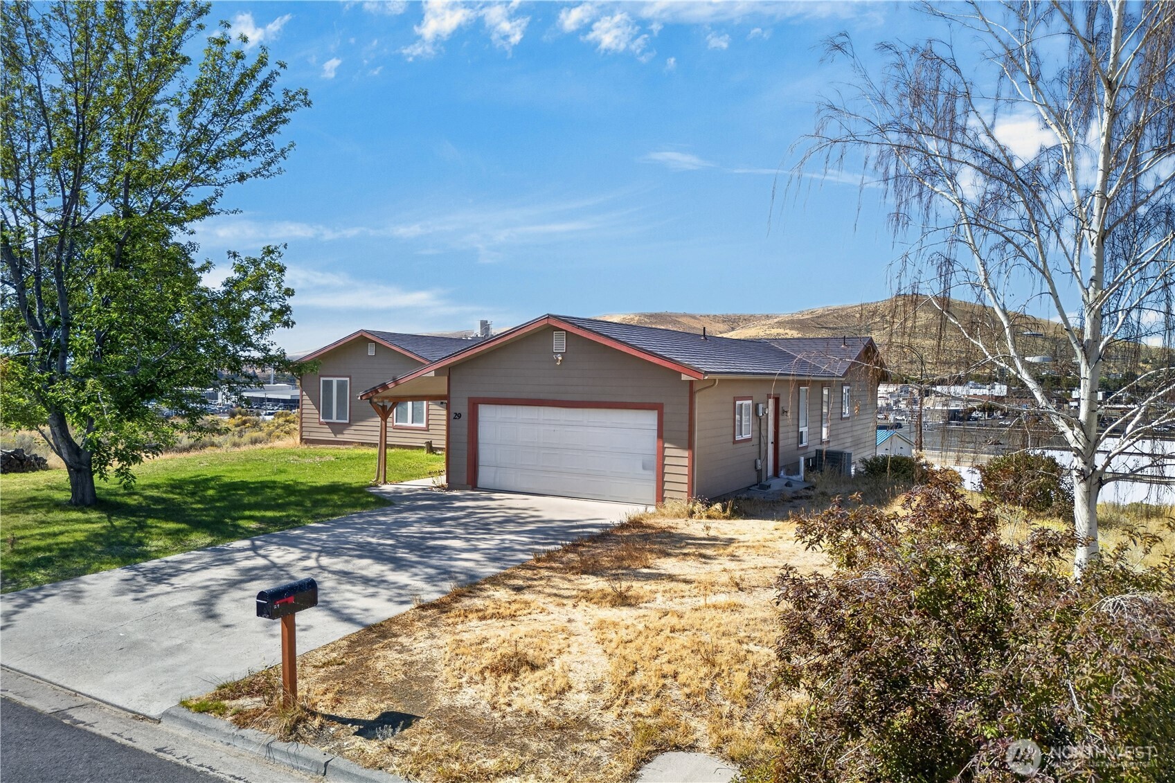 29 Nob Hill Drive Property Photo 6