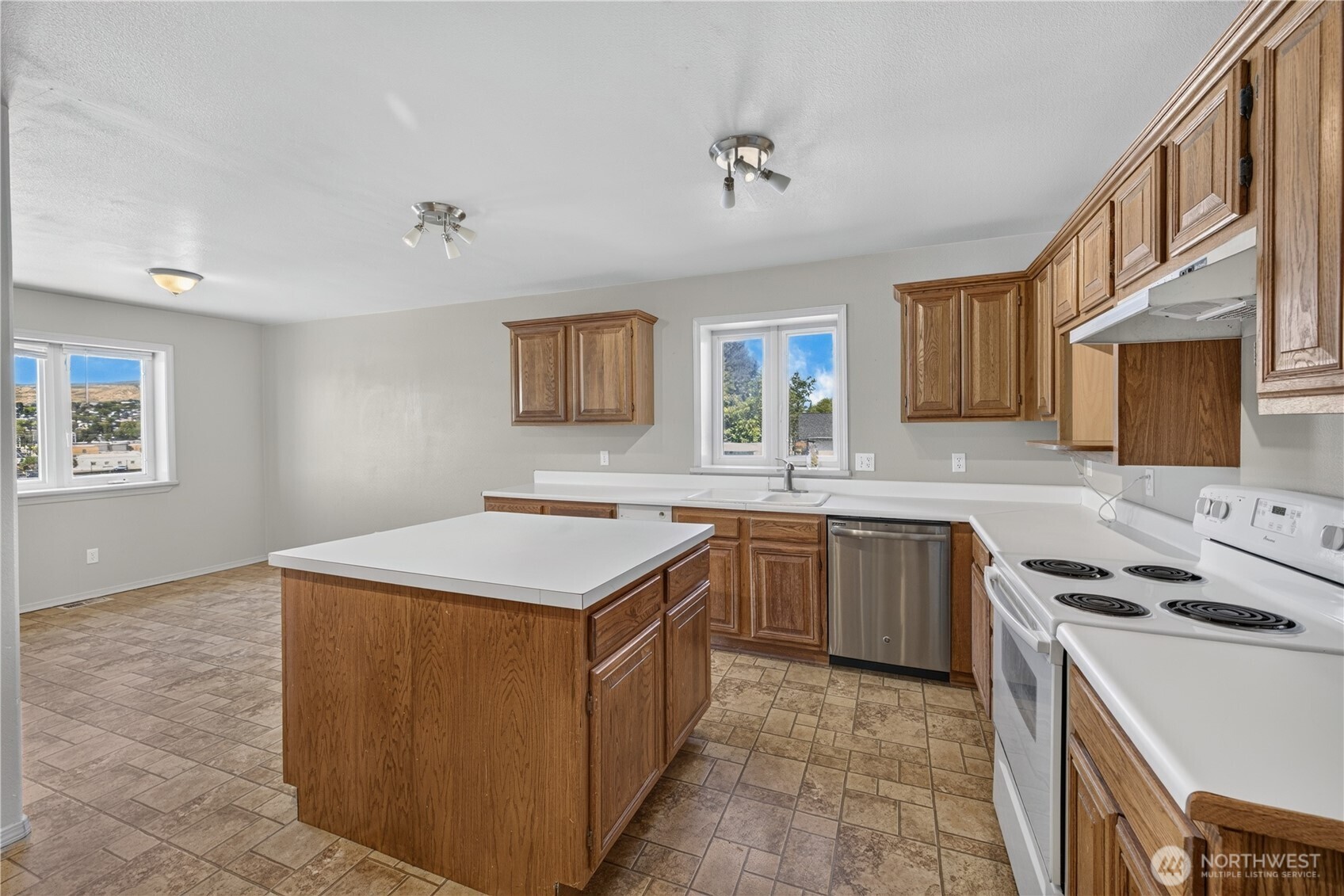 29 Nob Hill Drive Property Photo 12