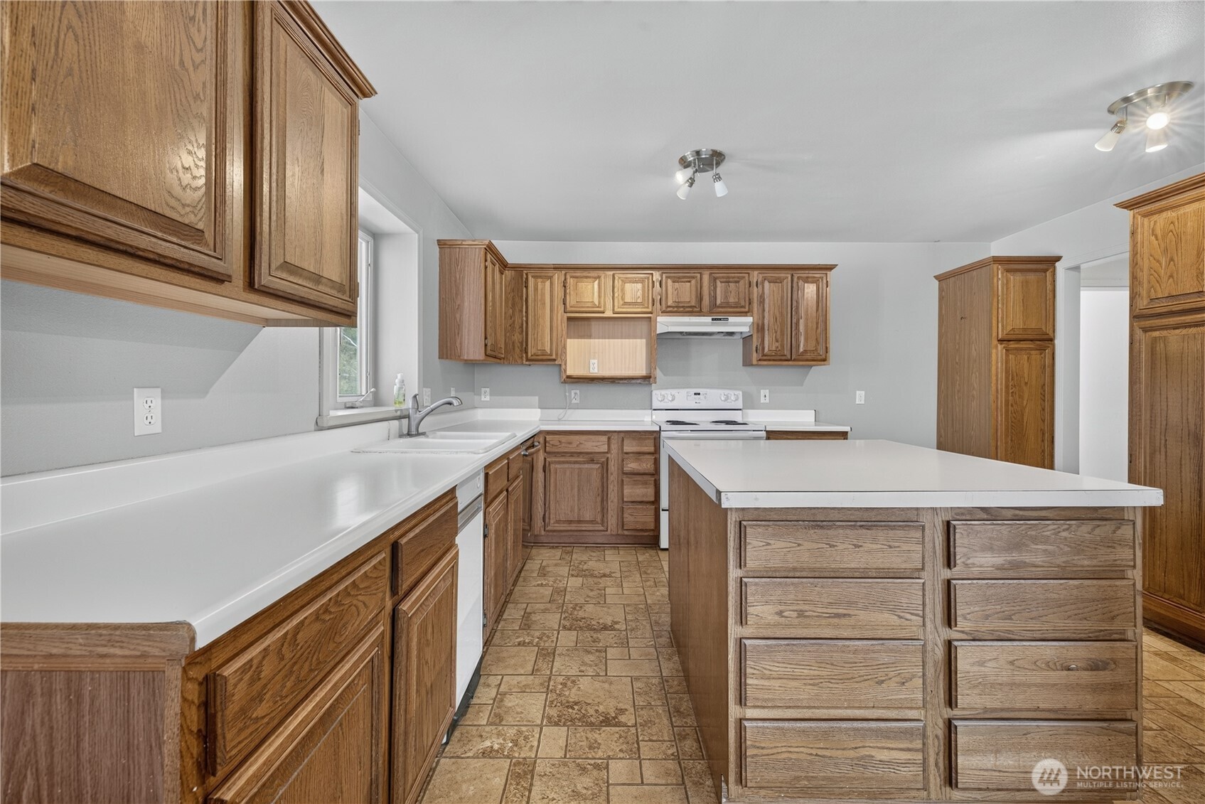29 Nob Hill Drive Property Photo 13