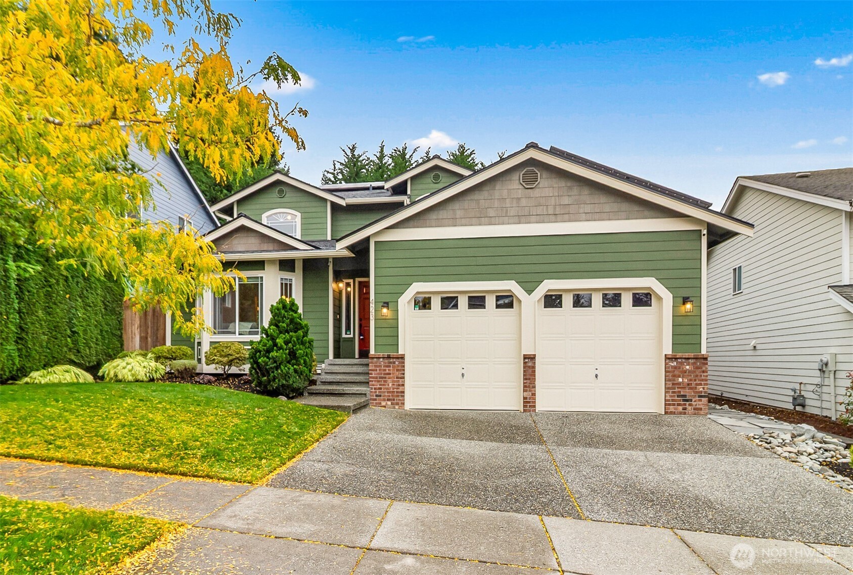 423 170th Place Property Photo 2