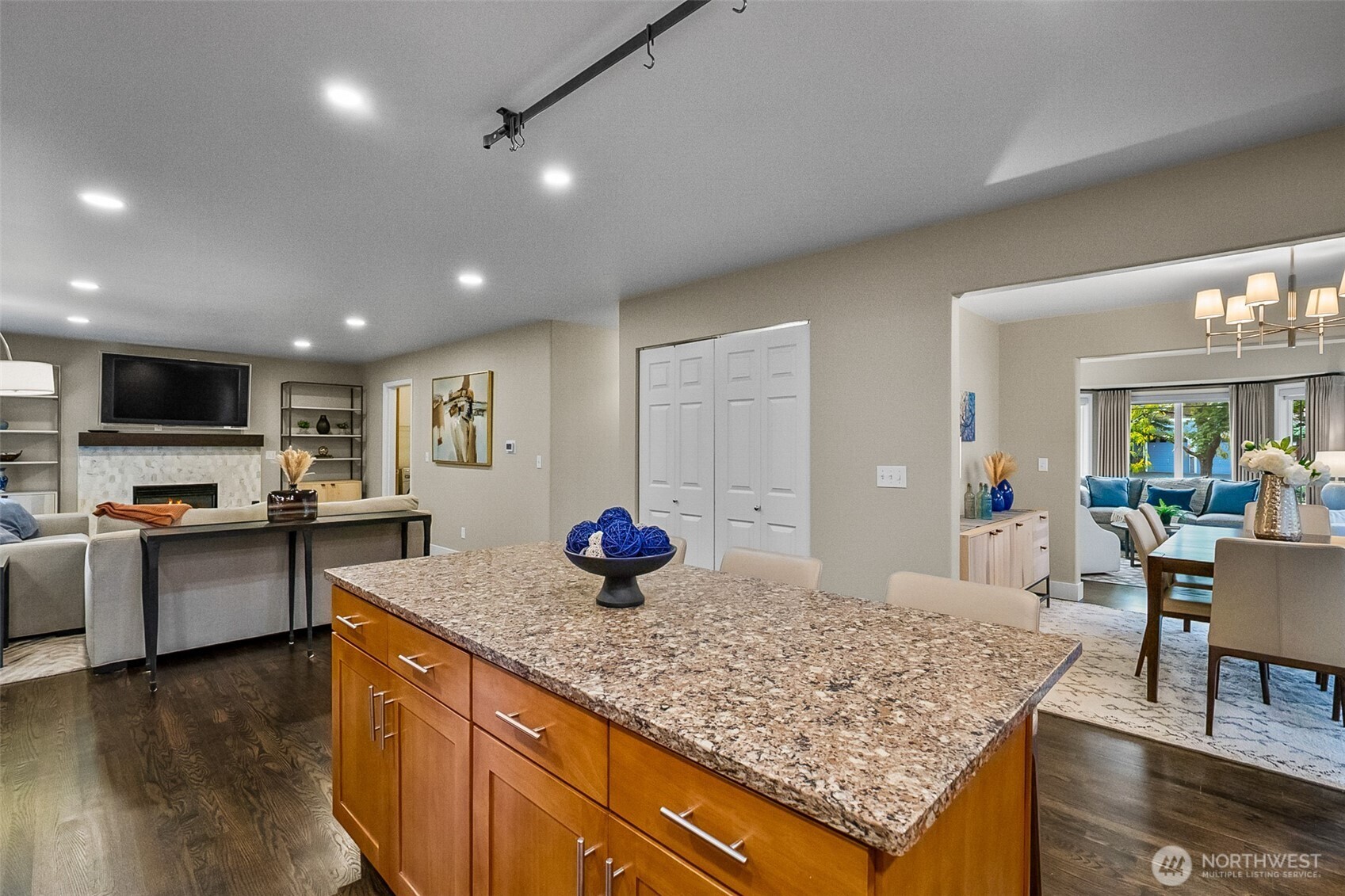 423 170th Place Property Photo 11