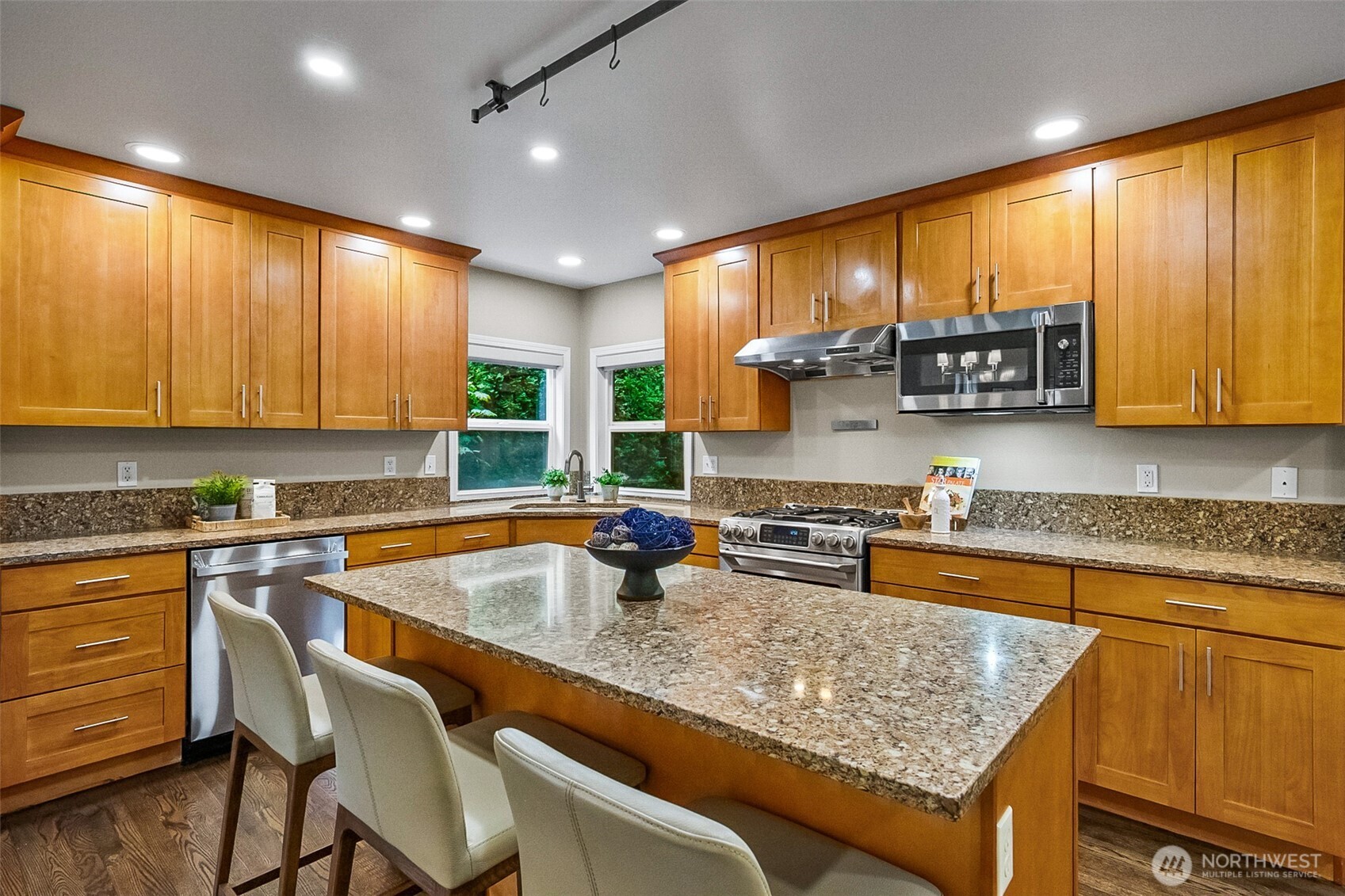 423 170th Place Property Photo 13