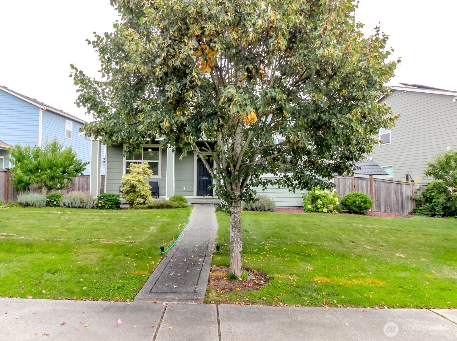 1909 195th Street Ct Property Photo 4