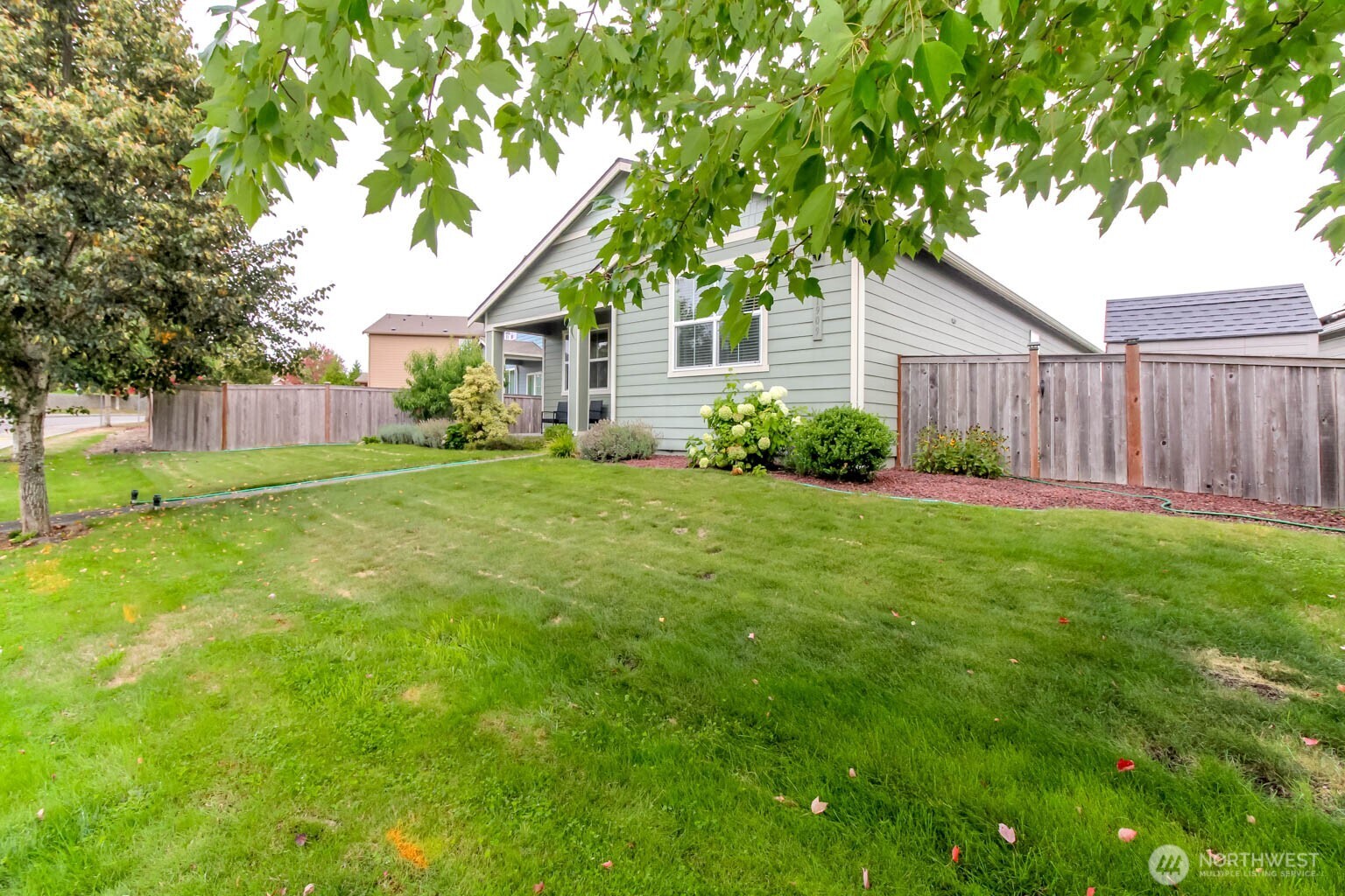 1909 195th Street Ct Property Photo 6