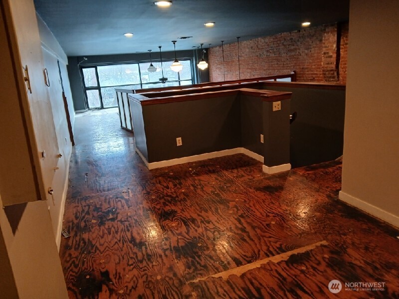107 W 3rd Avenue Property Photo 4