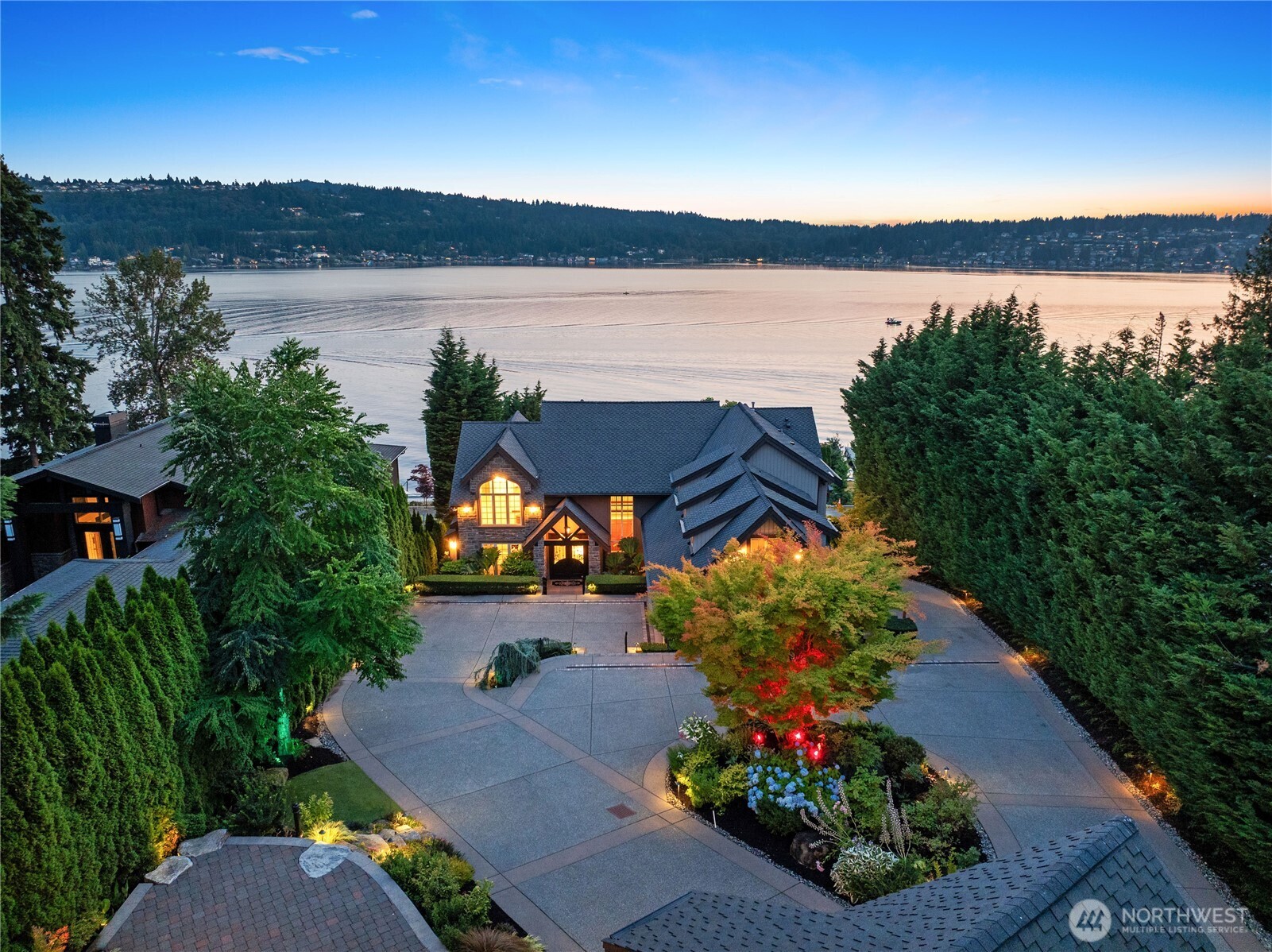 2845 E Lake Sammamish Parkway Property Photo 2