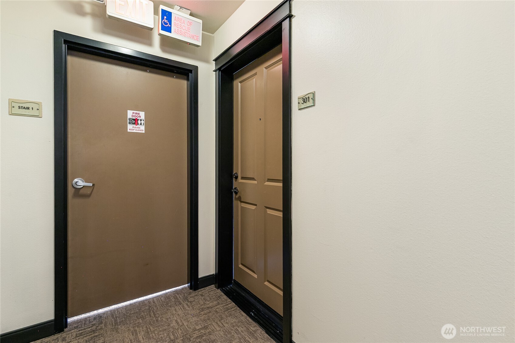 690 32nd Street B301 Property Photo 4